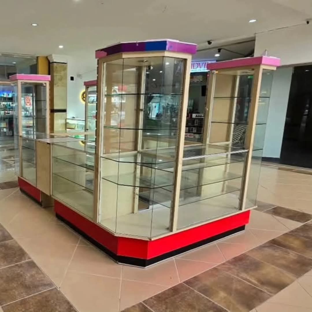 oficinas y locales comerciales - rento modulo de pasillo incluye luz , mantenimiento, planta eléctrica full  0