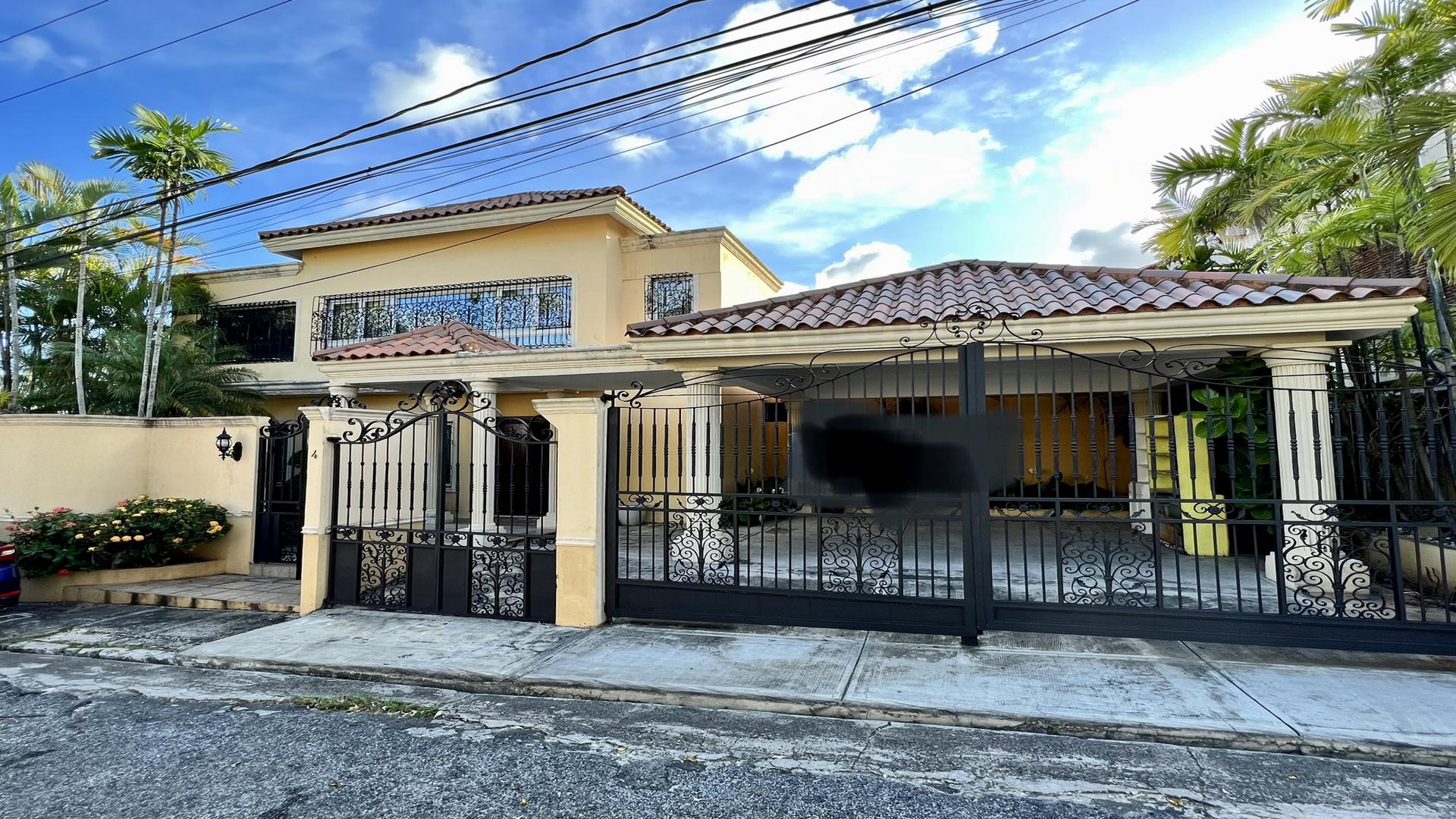 casas - Casa de 3 hab. + estudio en Ensanche Julieta 0