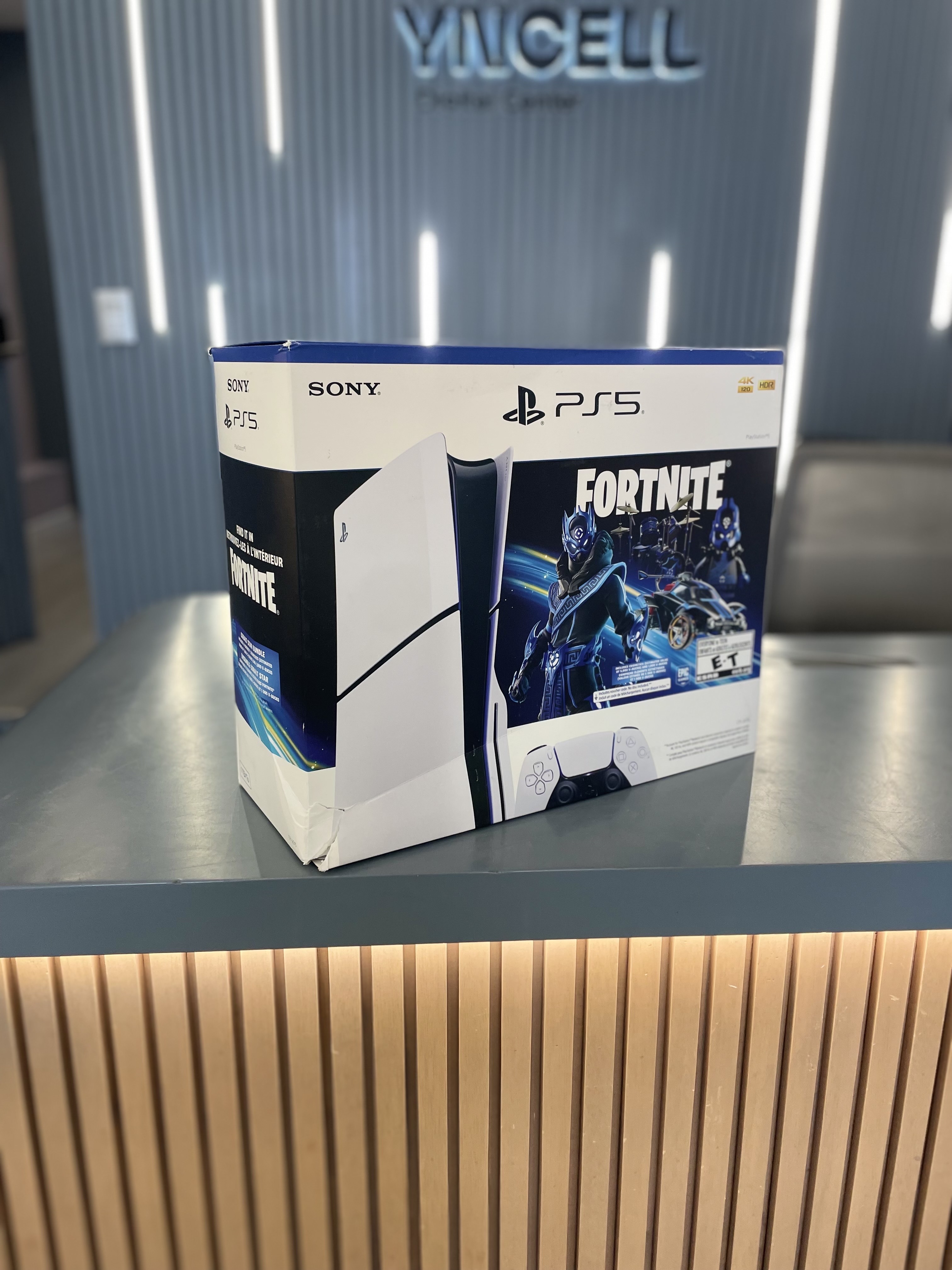 consolas y videojuegos - PLAYSTATION 5 SLIM DE DISCO CON JUEGO (FORNITE)1TB