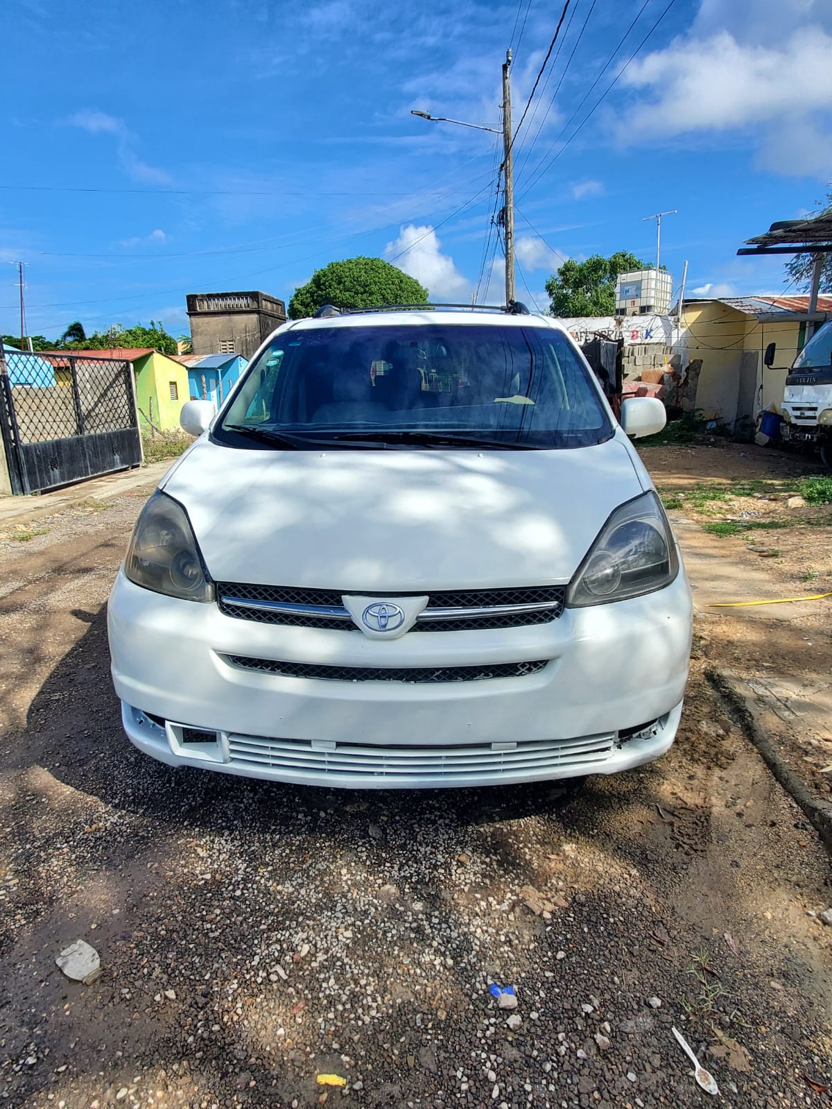 otros vehiculos - Vendo Sienna 2004