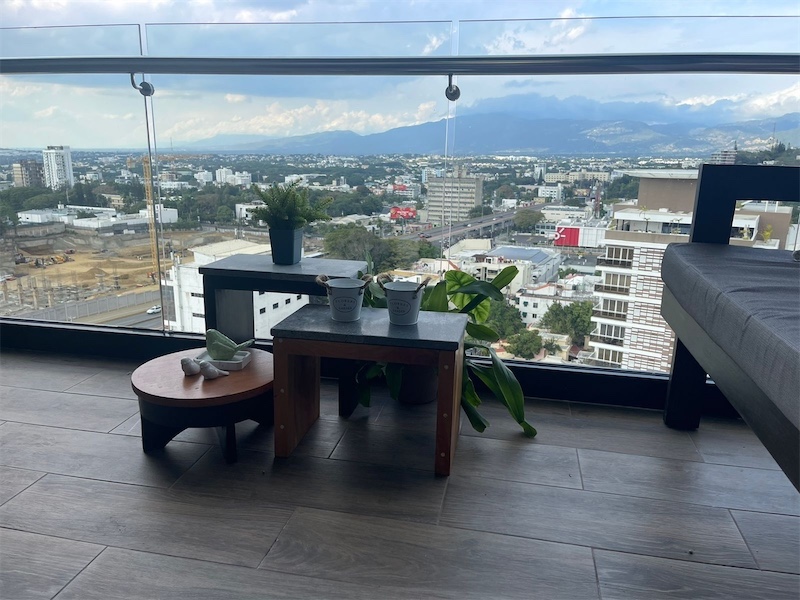apartamentos - Apartamento en piso alto de venta en La Esmeralda 6