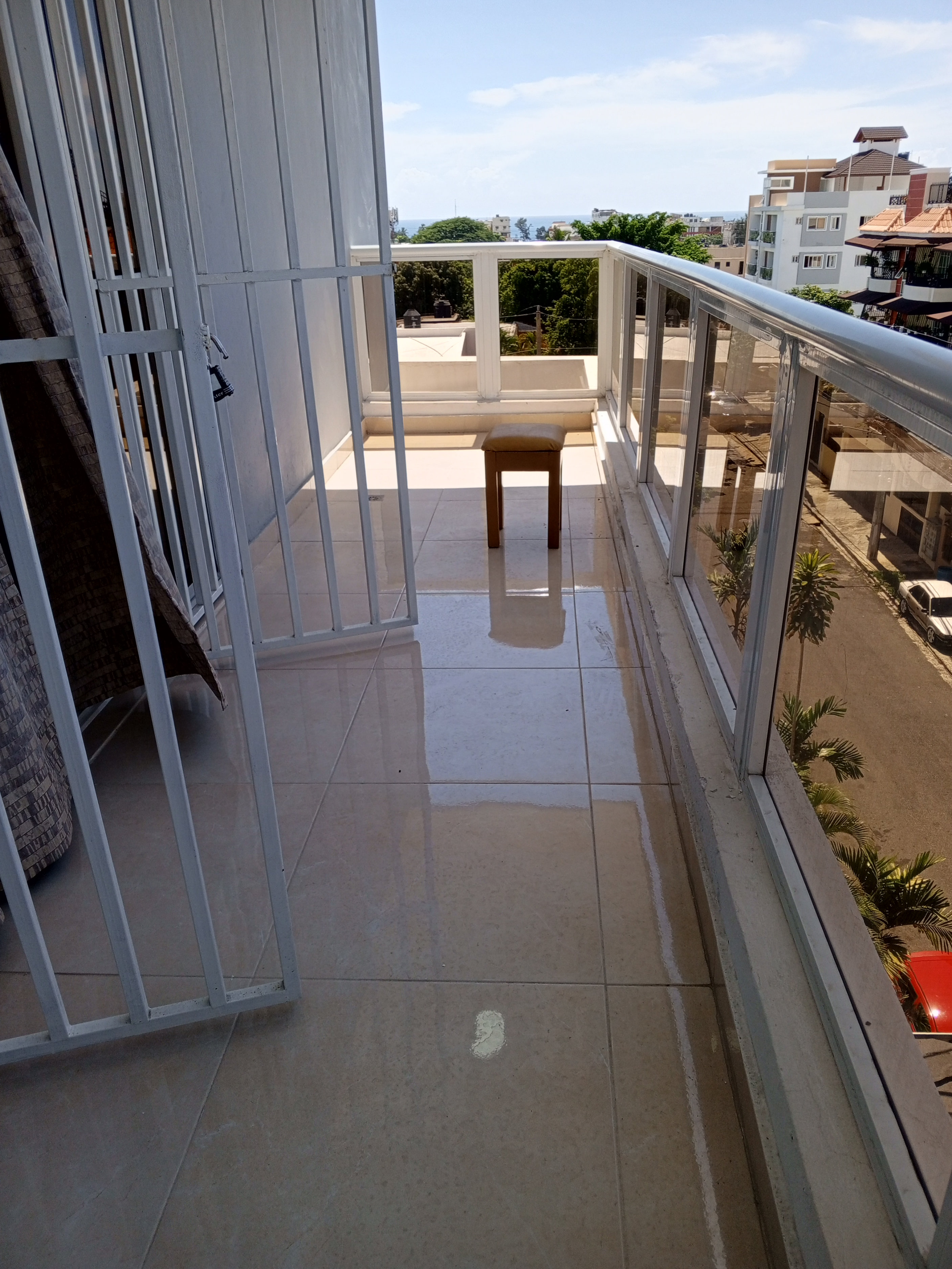 apartamentos - En lo mejor de avenida ind. klm 9 próximo al nacional. 3 hab. 2 psrqueos. 11.2 1
