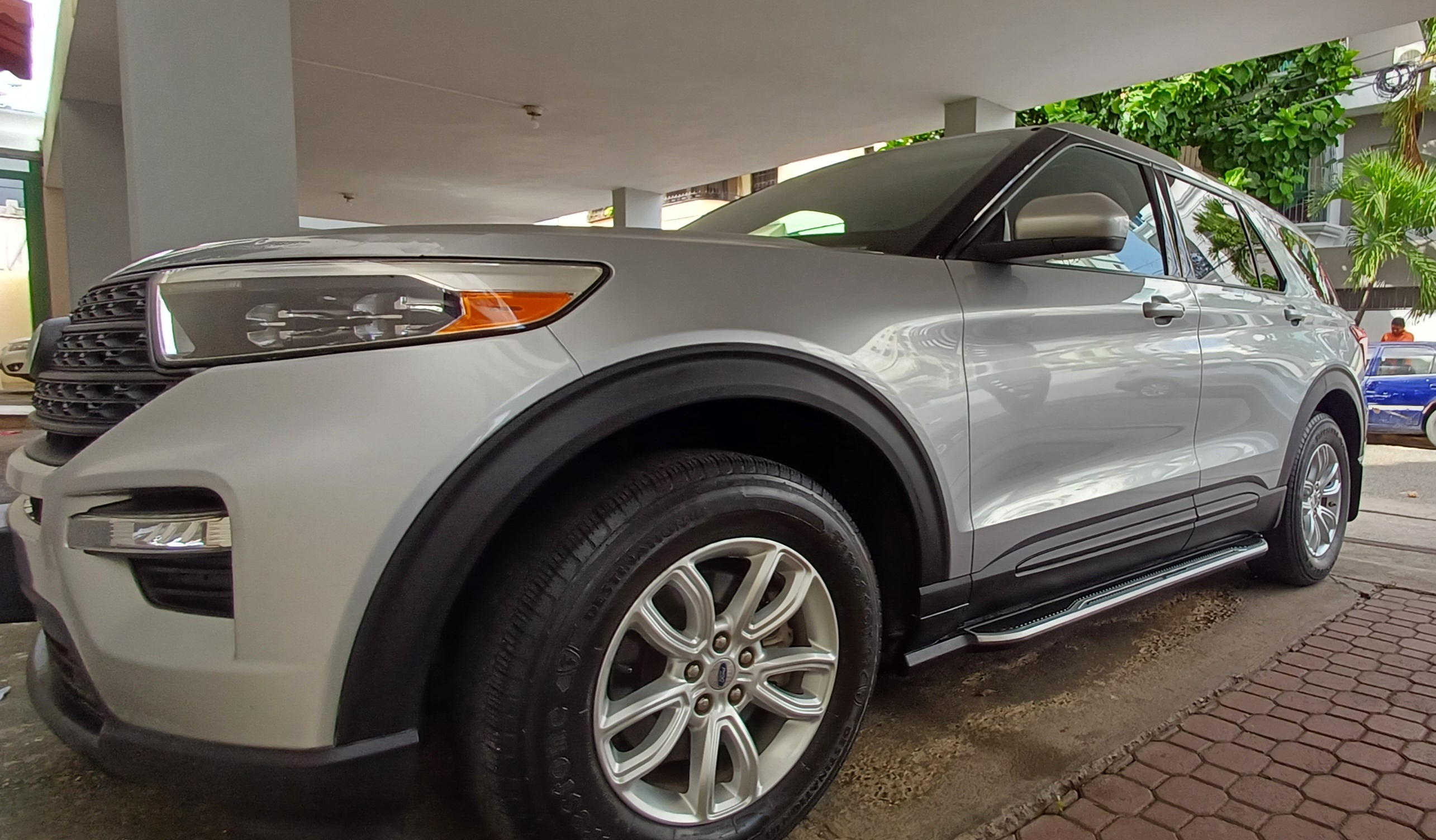 jeepetas y camionetas - SE VENDE COMO NUEVA, FORD EXPLORER 2020 POR MOTIVO DE VIAJE. 0