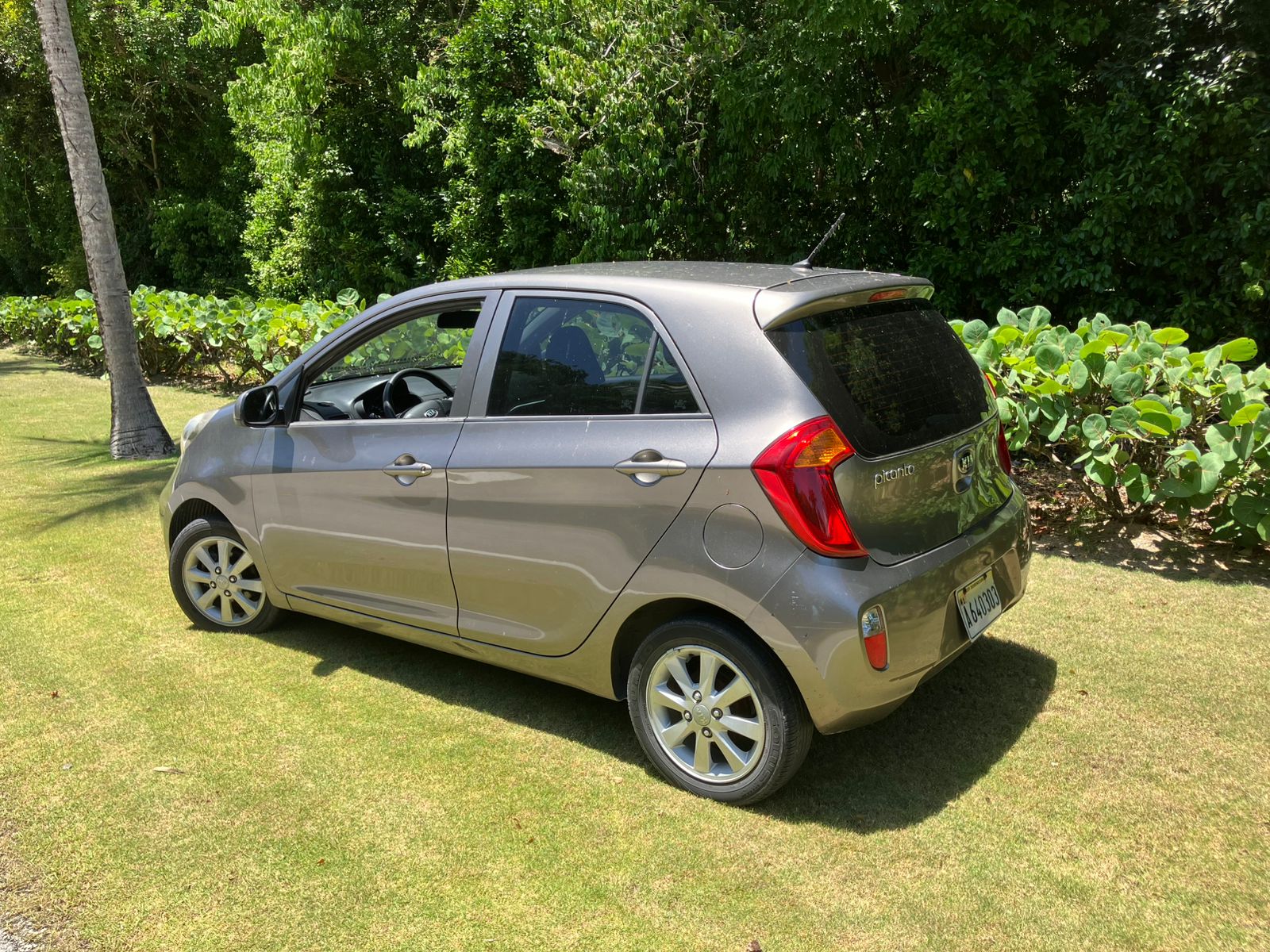 carros - Extranjero vende picanto 4