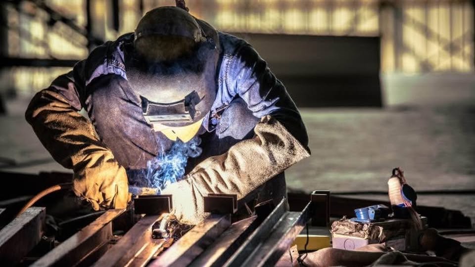 empleos disponibles -  Se busca herrero, para trabajar en Taller.