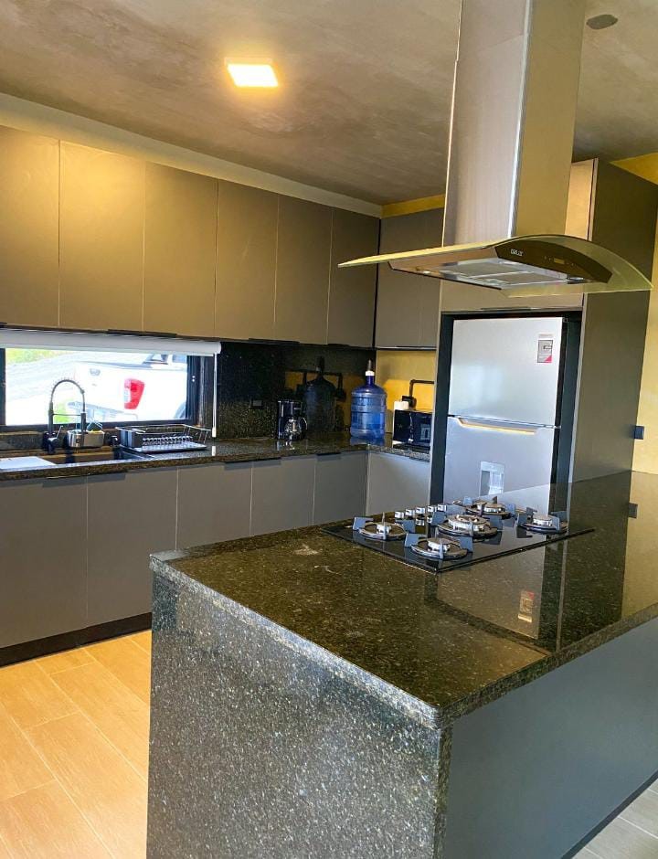 casas vacacionales y villas - Casa Estilo Minimalista Industrial en Jarabacoa 2