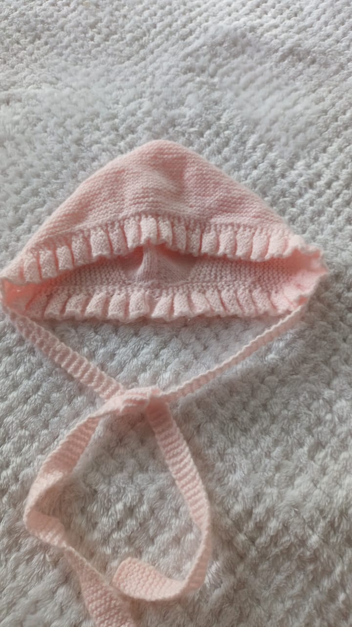ropa y zapatos - Gorro bordado a mano 