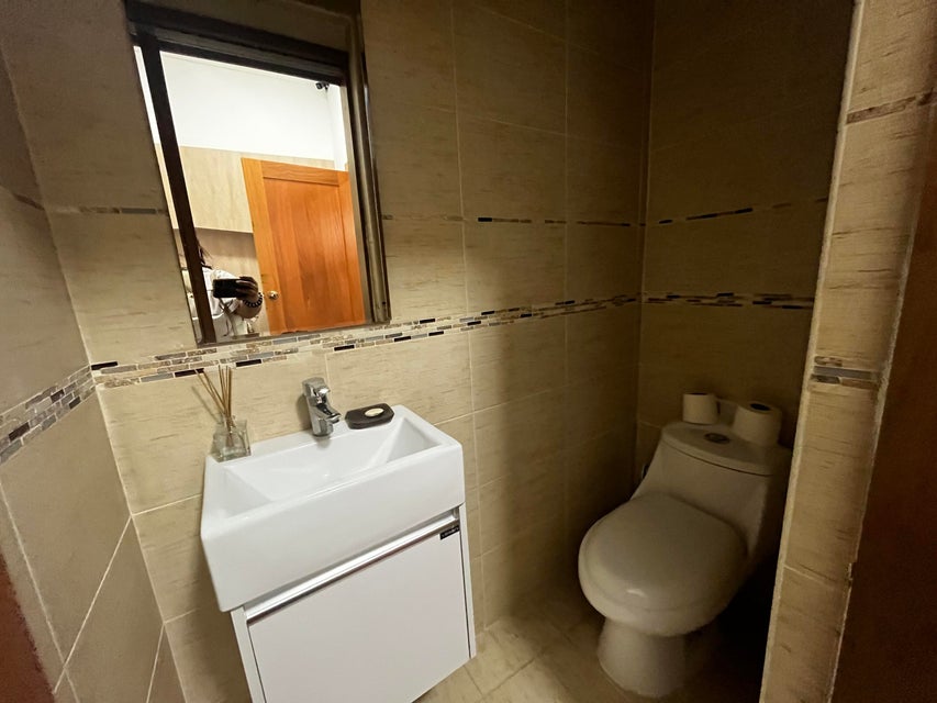 oficinas y locales comerciales - Oficina en alquiler en Gazcue 2