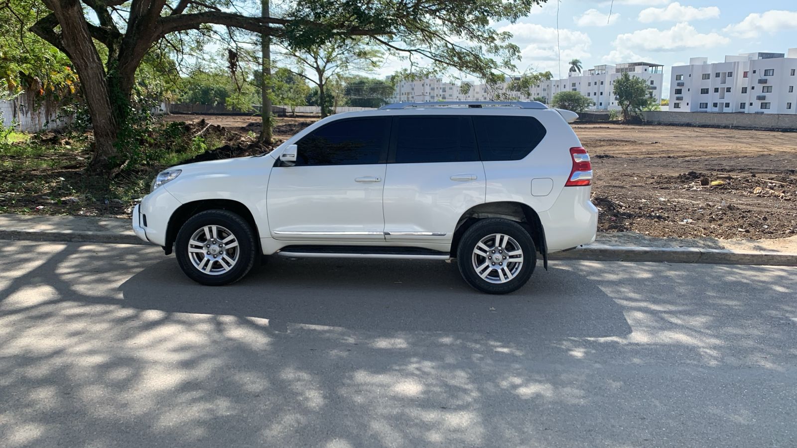 jeepetas y camionetas - Toyota land cruicer prado vx 2013 5