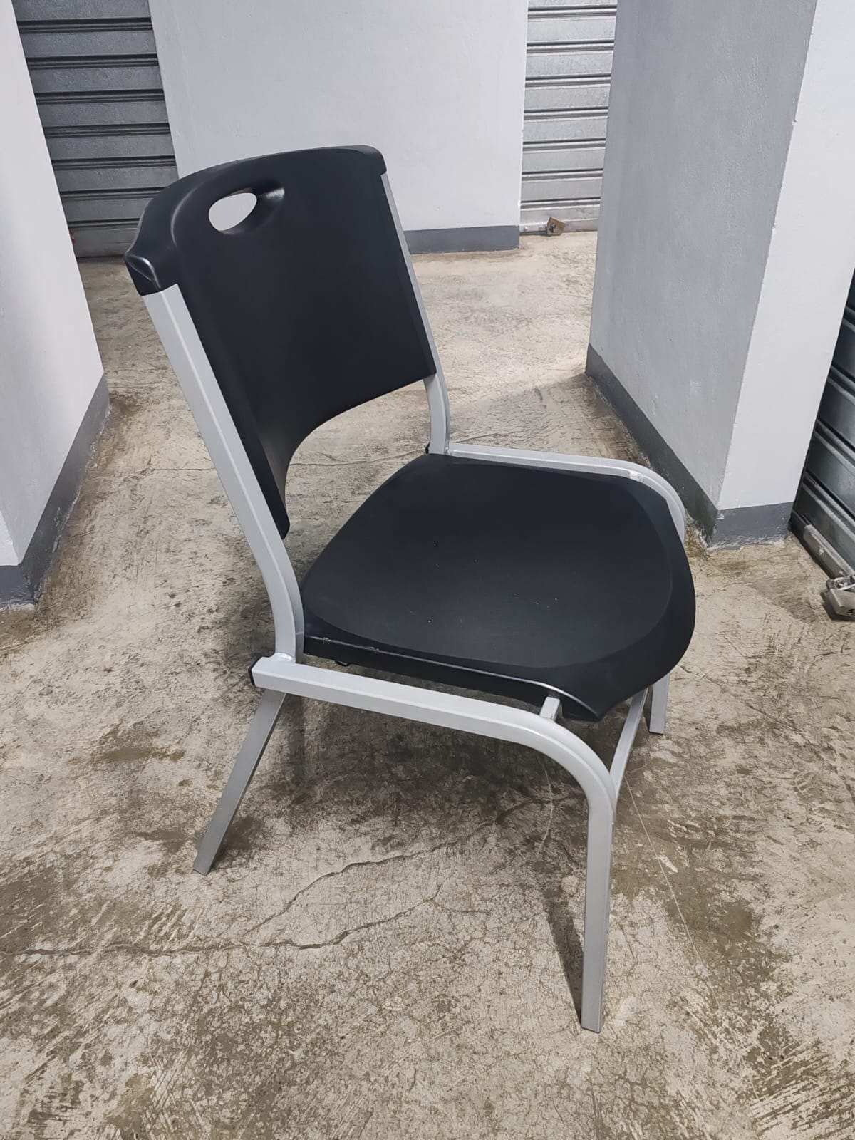 articulos de oficina - Silla Negra 35 cm x 45.5 cm x 60 cm / 13" x 17.9"  1