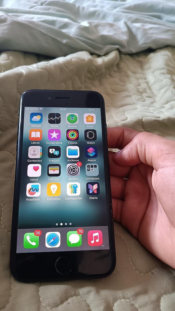 celulares y tabletas - Iphone se 2022 como nuevo  9