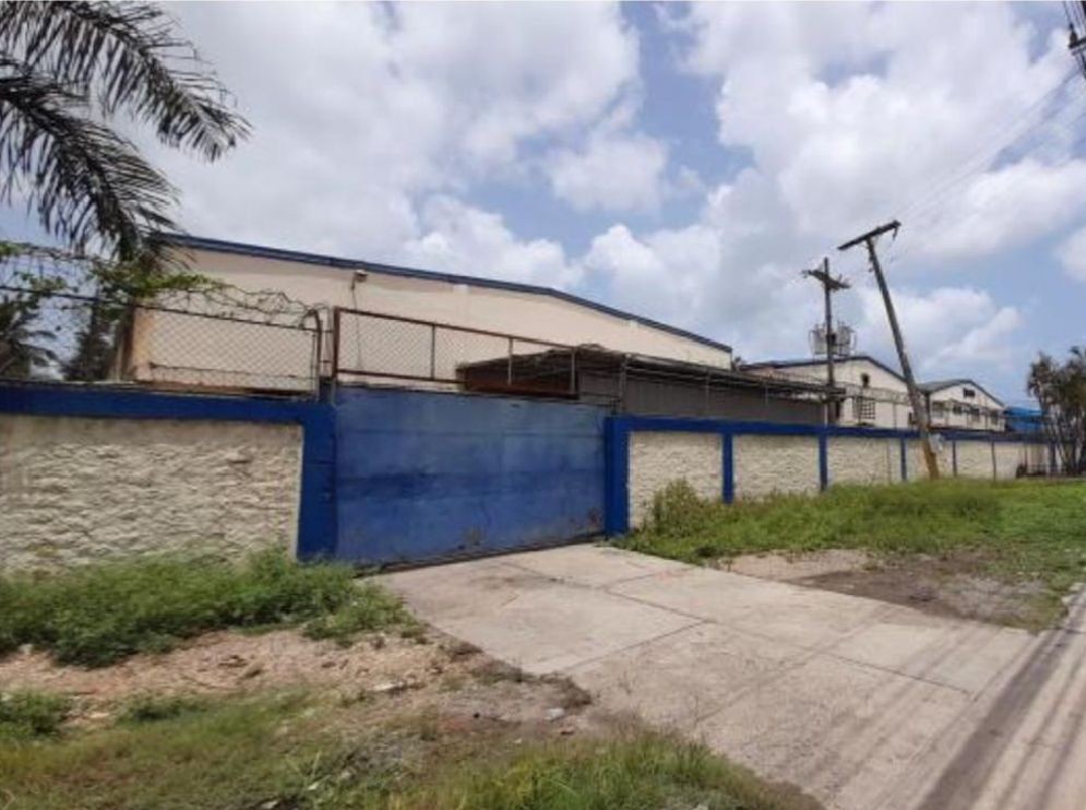 solares y terrenos - Hainamosa, Santo Domingo Este nave de 3,852m2 0
