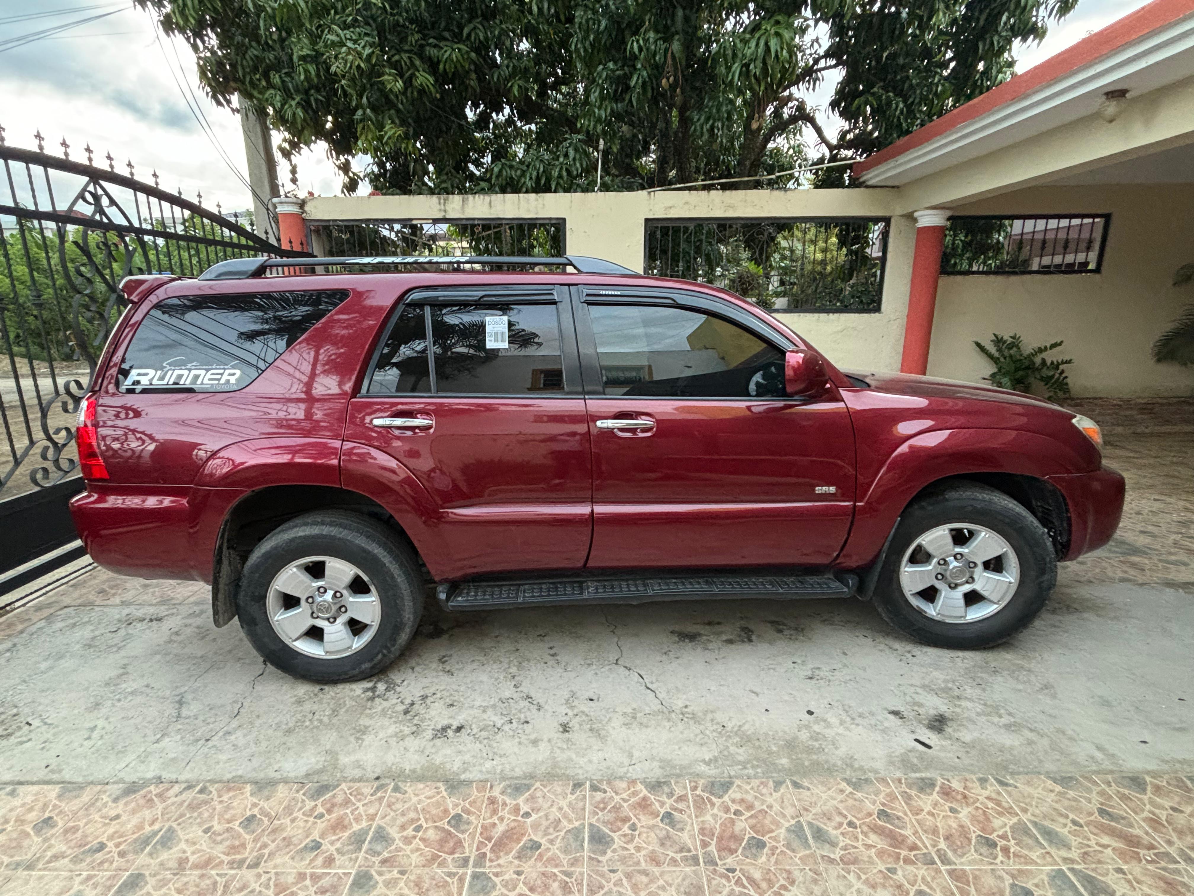 jeepetas y camionetas - Toyota 4Runner SRV SR5 2006 4x2 v6 rojo vino 4