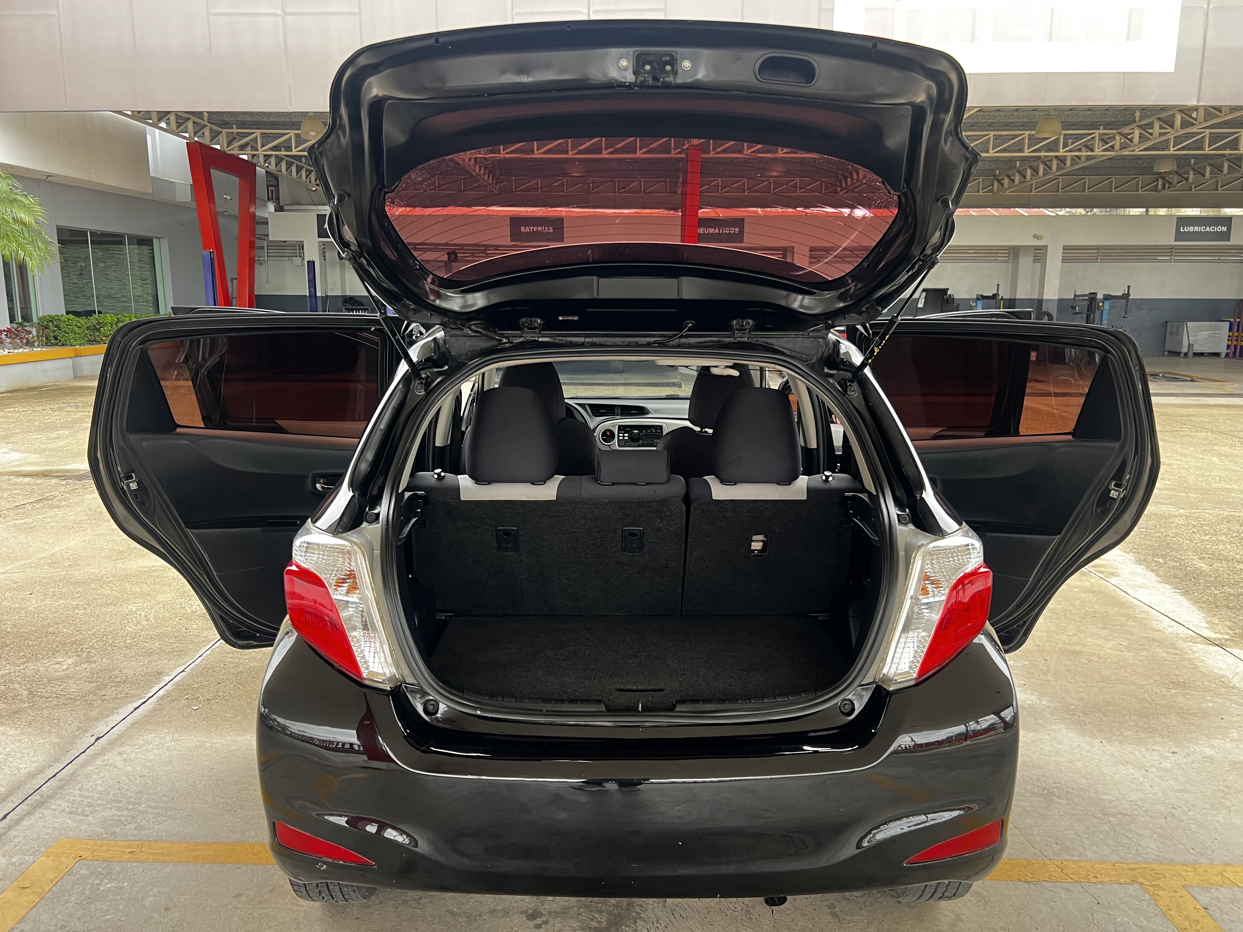 carros - Toyota Yaris 2013 Full Fit Vitz logo Civic Corolla 2