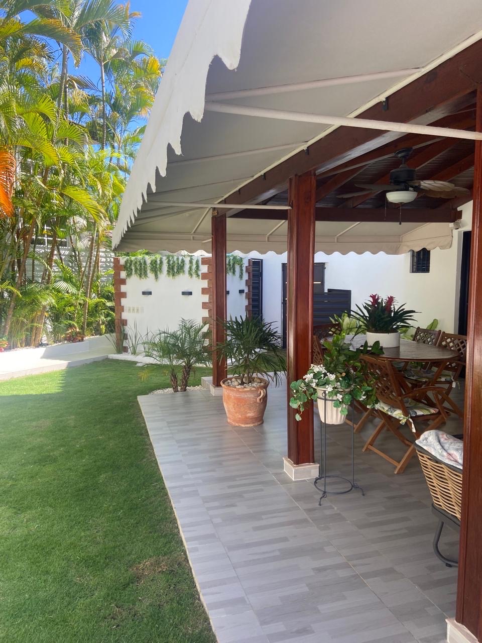 casas - venta de casa en cuesta hermosa III con piscina Distrito nacional Santo Domingo  4