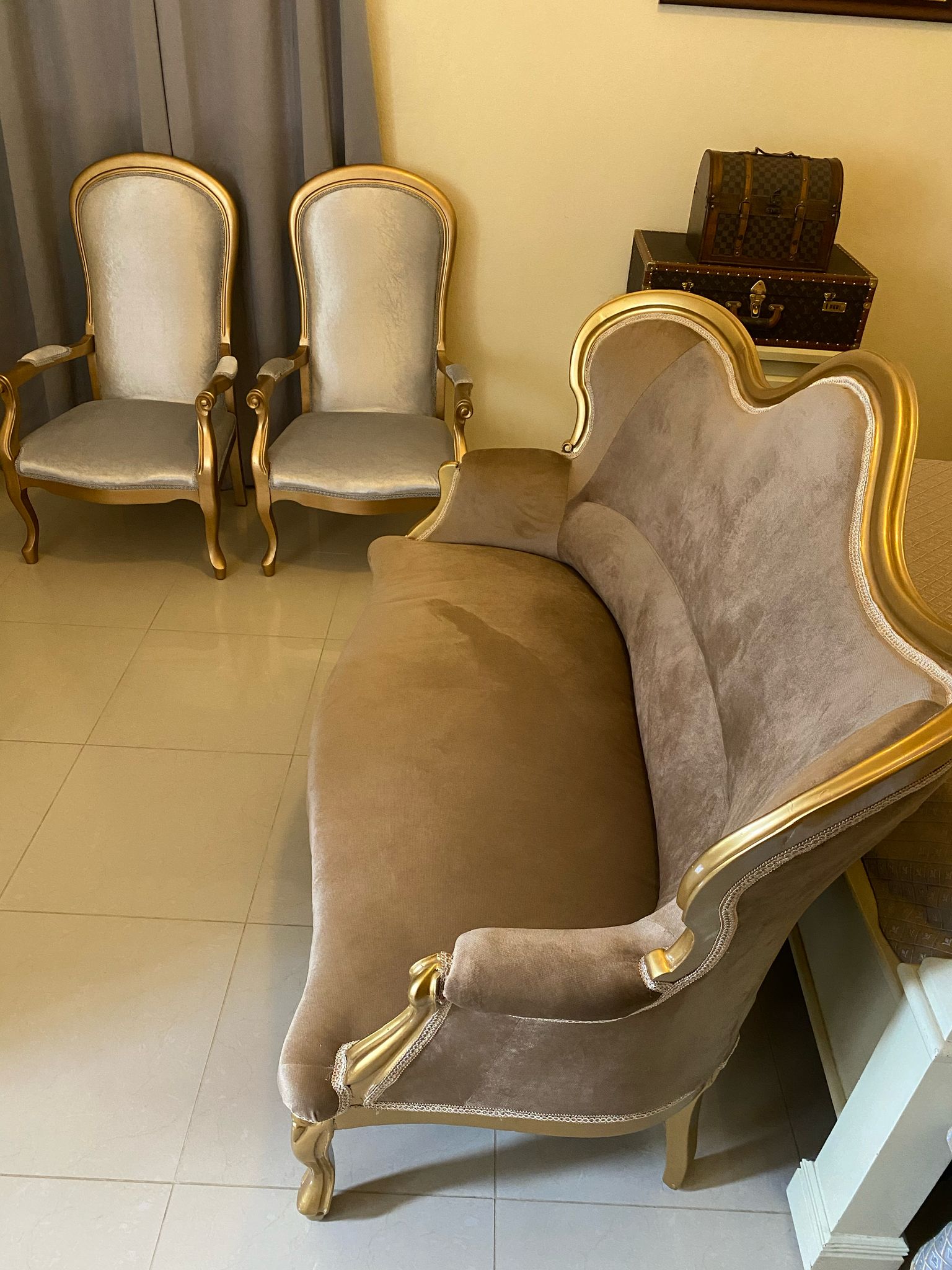muebles y colchones - Juego de mueble con dos butacas. Italiano. 0