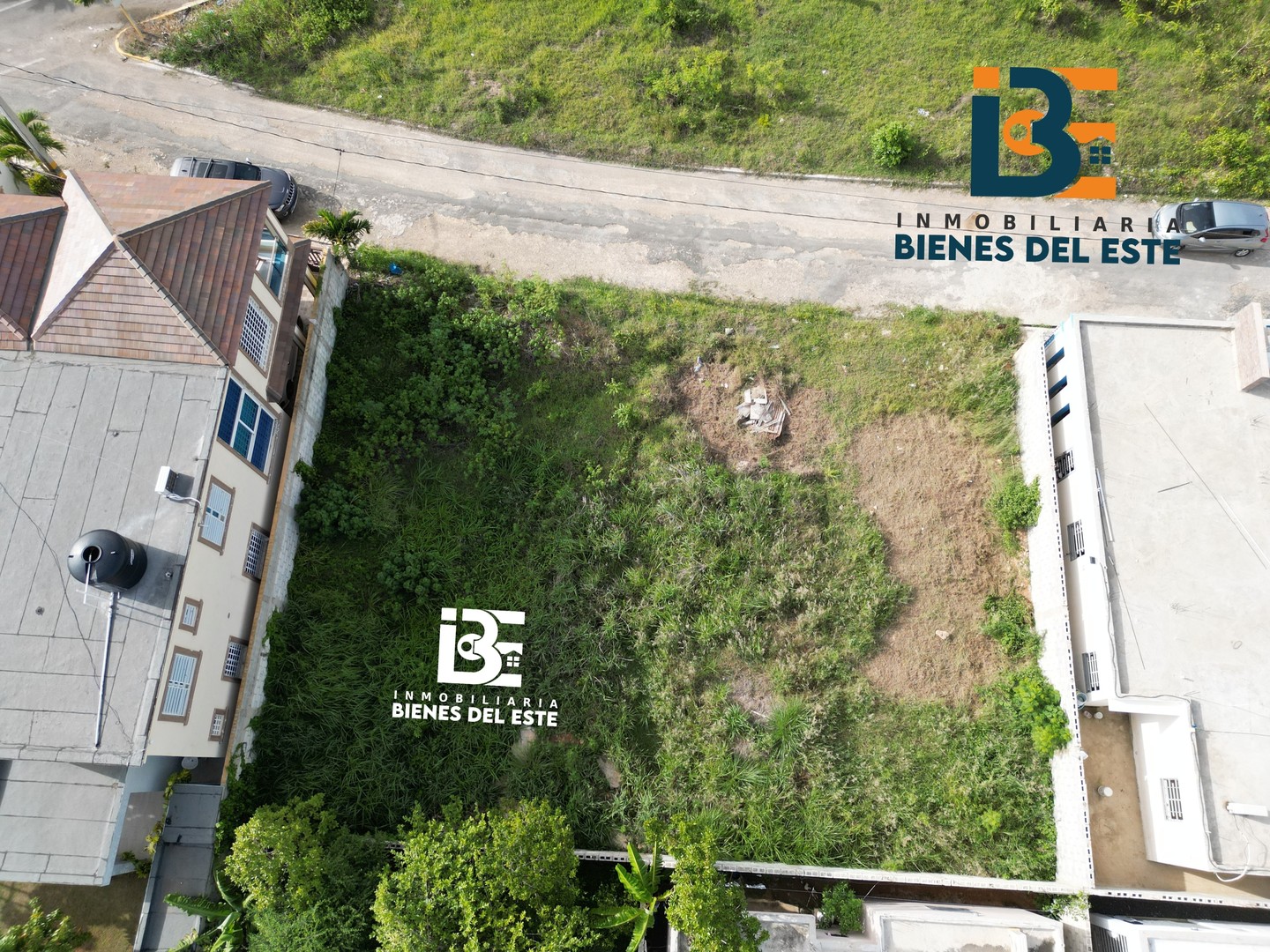 solares y terrenos - SOLAR CON 240 Metros en Residencial NAIME 3. 
Cerca de la Ave, Principal 3