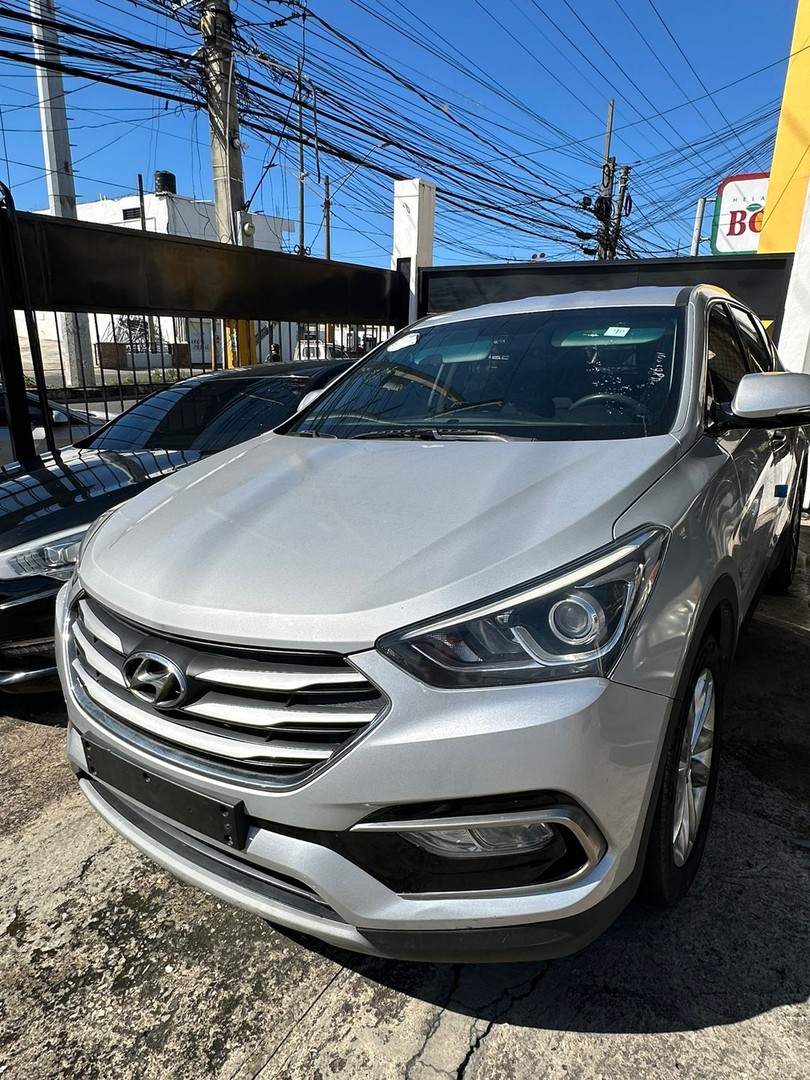 jeepetas y camionetas - HYUNDAI SANTA FE 2018 GRIS 3