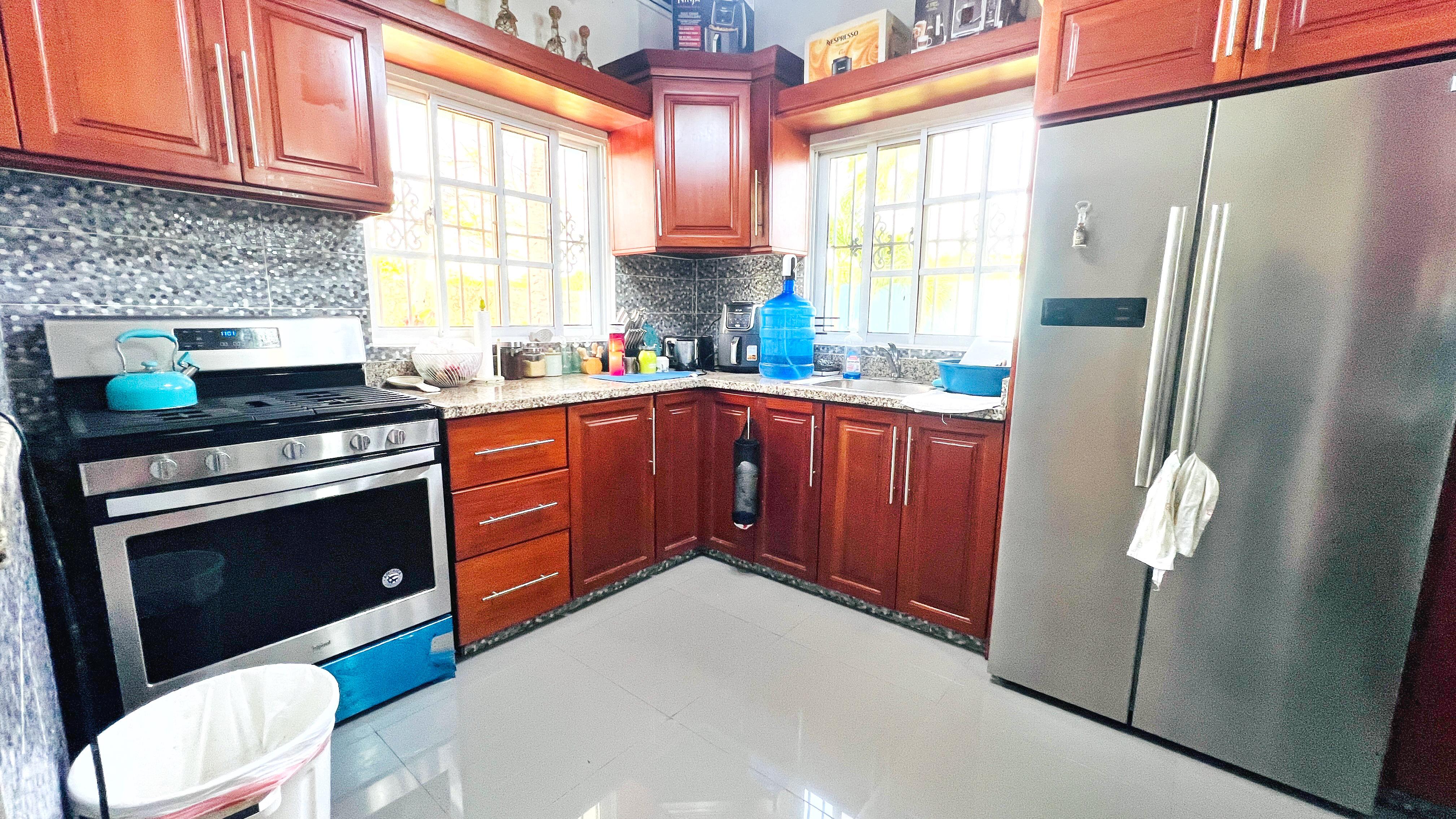 casas vacacionales y villas - Villa en Venta en Juan Dolio a paso de la Playa 5