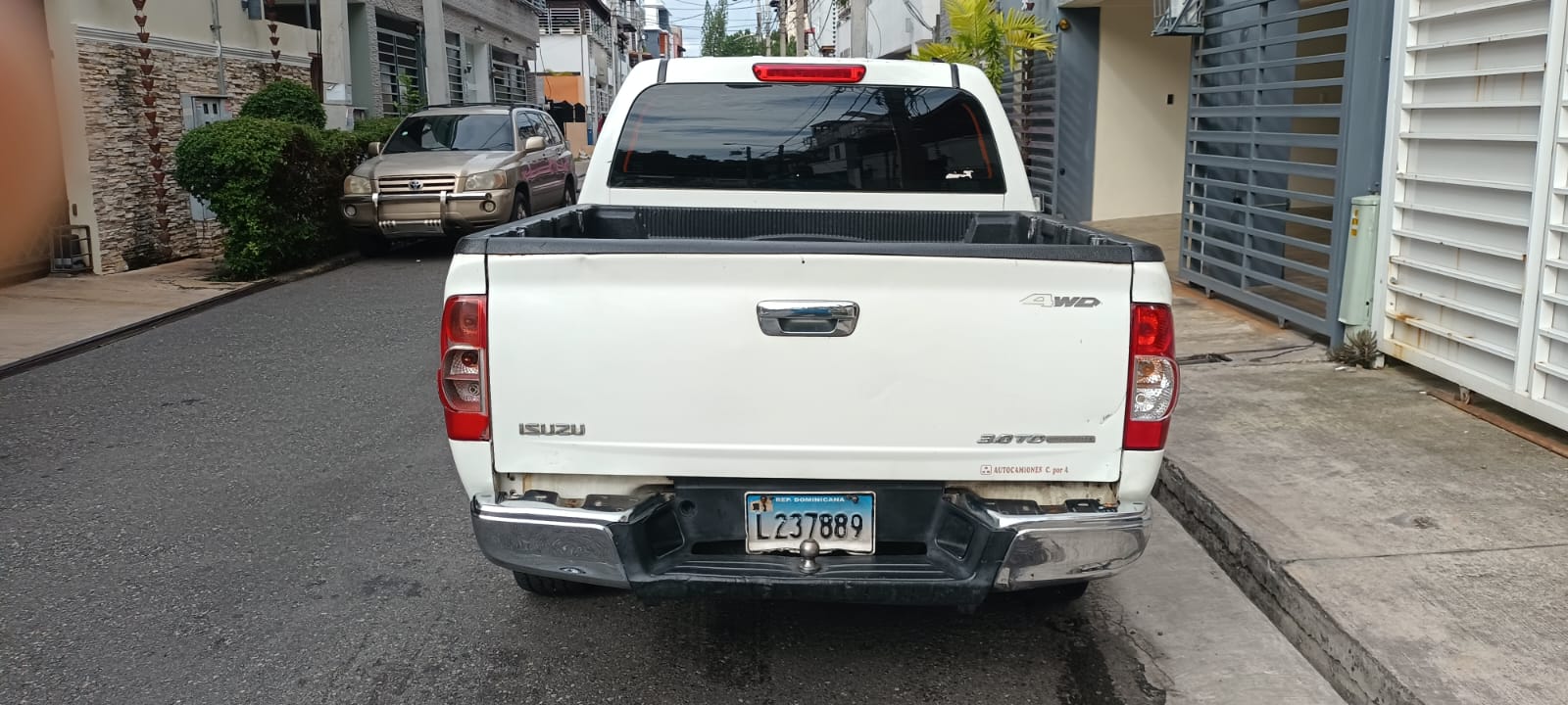 jeepetas y camionetas - Camioneta Isuzu DMAX 2007 4