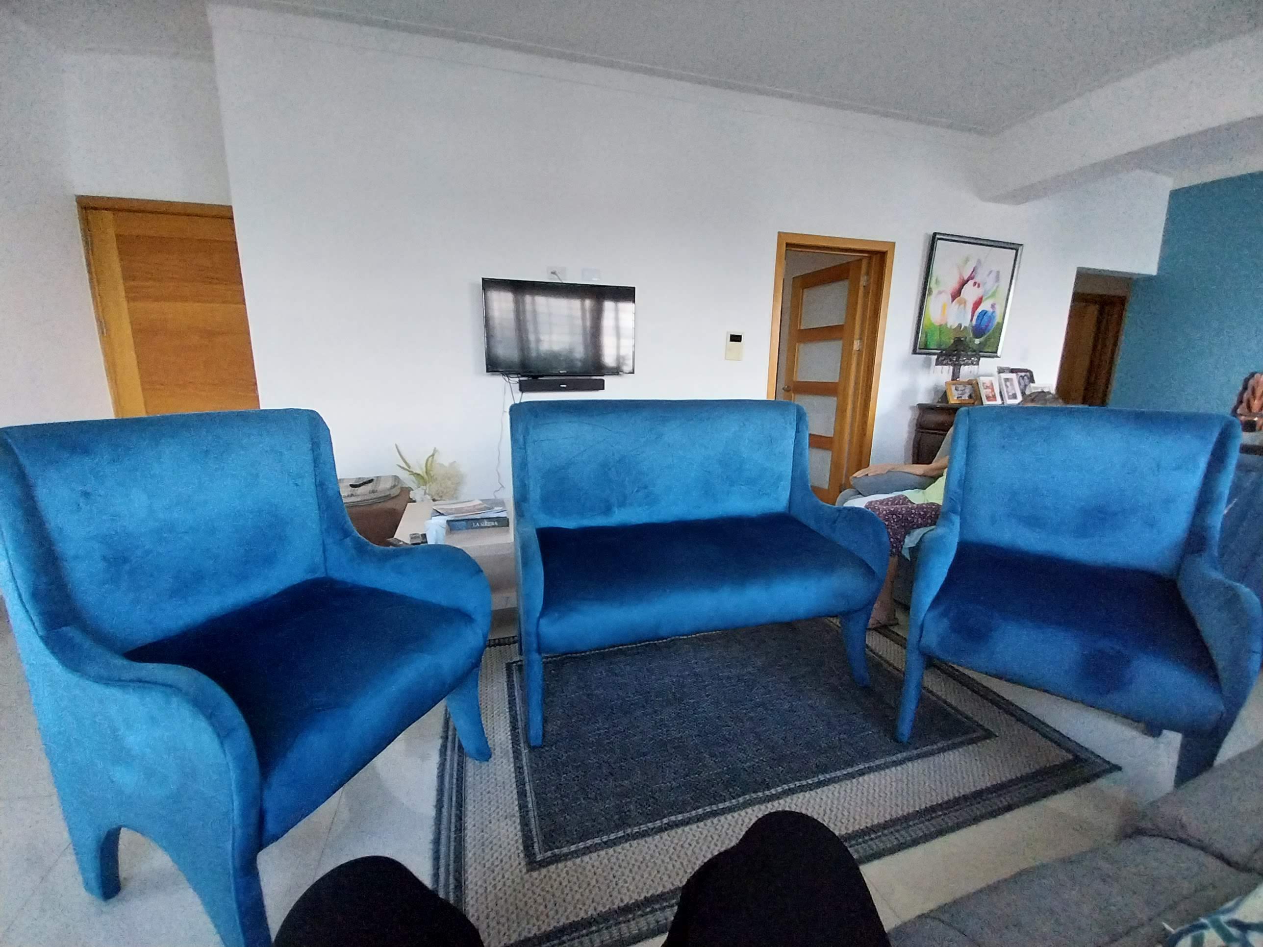 muebles y colchones - juego de sala en caoba criolla y microfibra 0