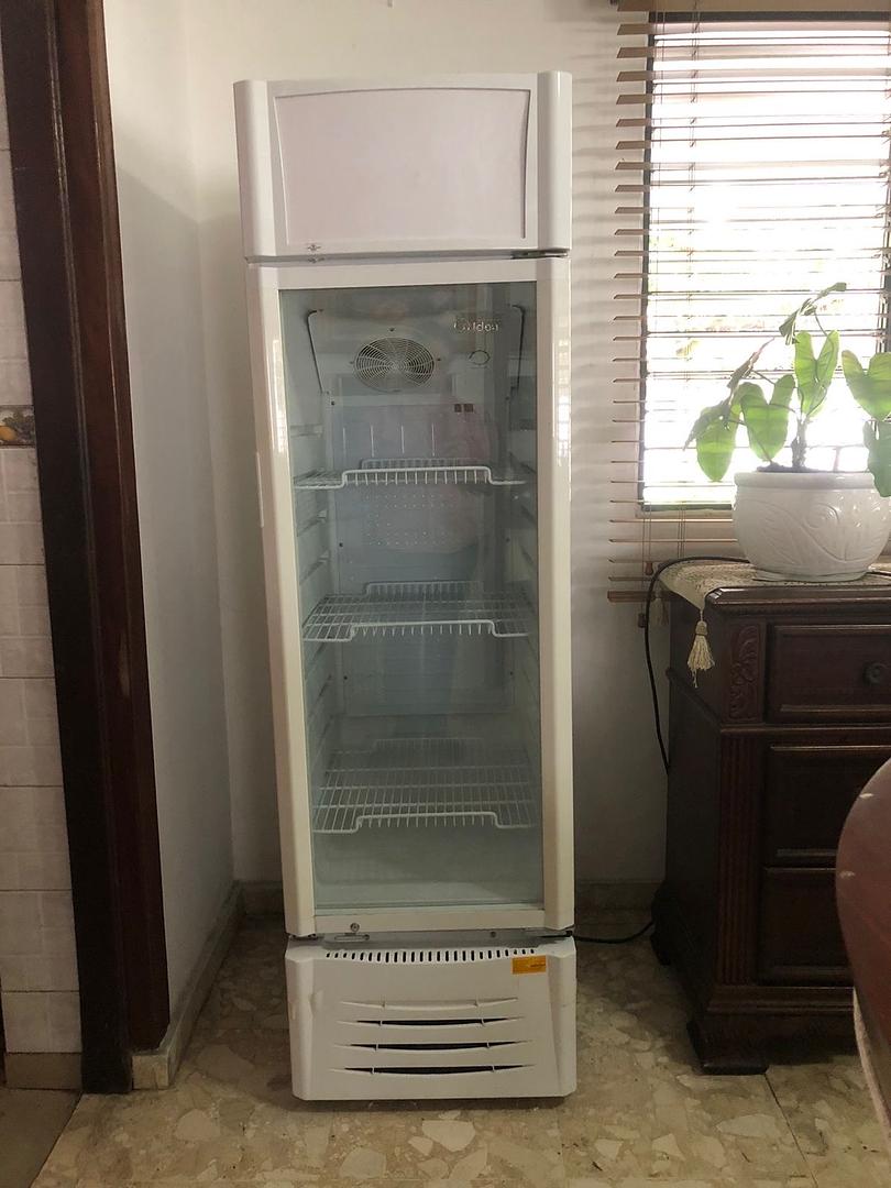 equipos profesionales - Nevera Exhibidora Midea + Adaptador gratis 0
