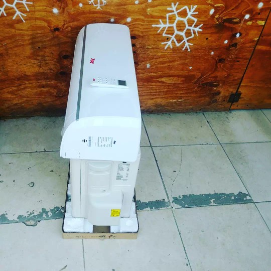 aires acondicionados y abanicos - VENTA DE AIRES 12,000BTU INSTALACIÓN INCLUIDA 3