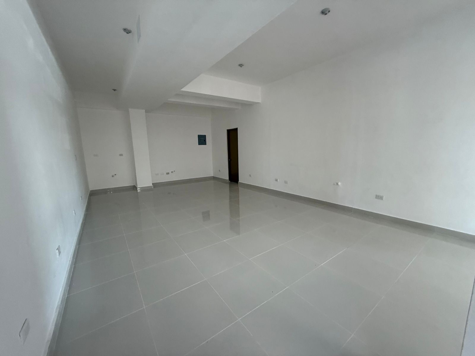 oficinas y locales comerciales - ✅Alquiler de LOCALES COMERCIALES 
                    📍 Mirador Sur
 3