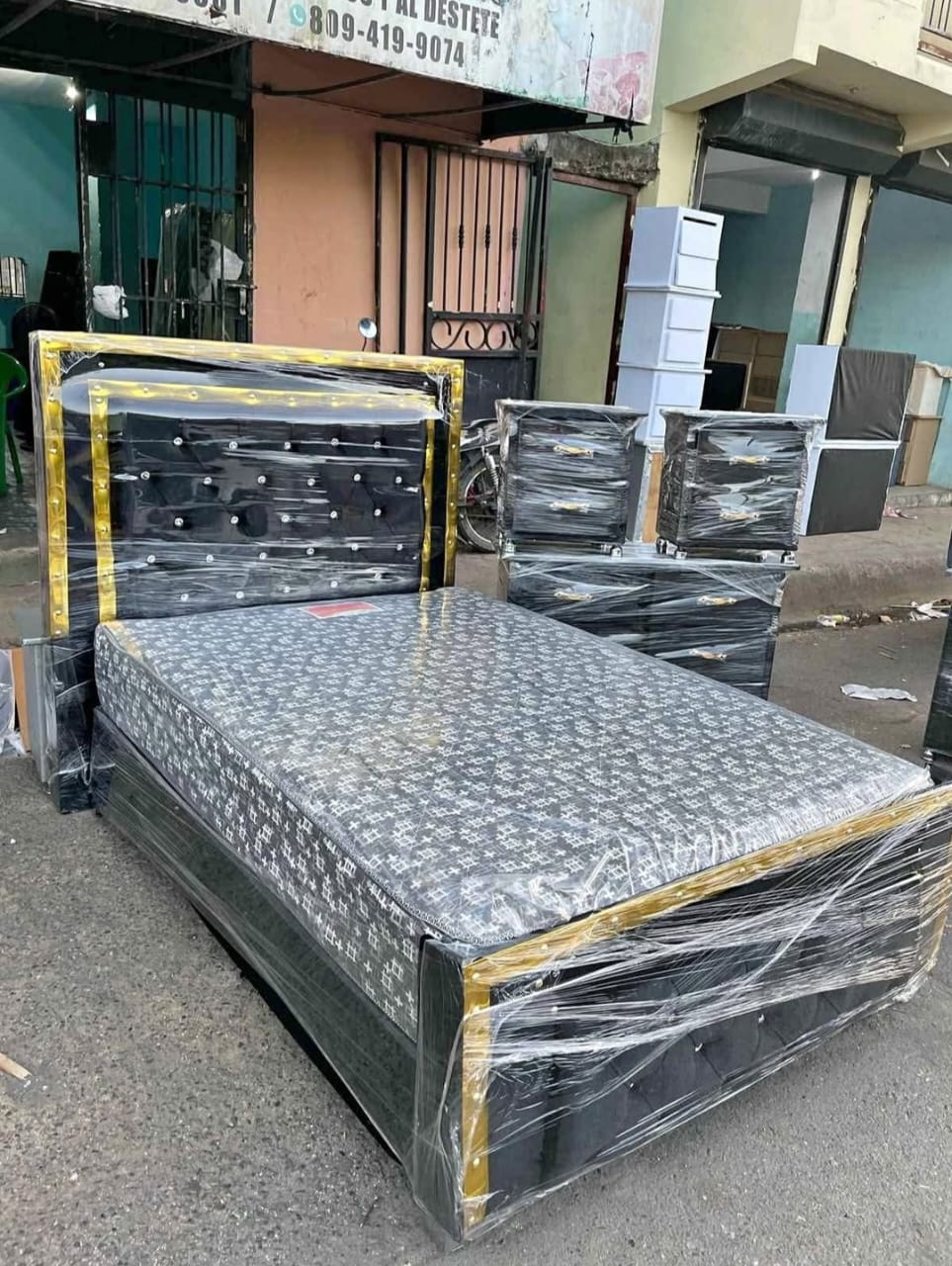 muebles y colchones - Juego completo de 54? 22,500 
Juego completo de 60? 23,500 
 5