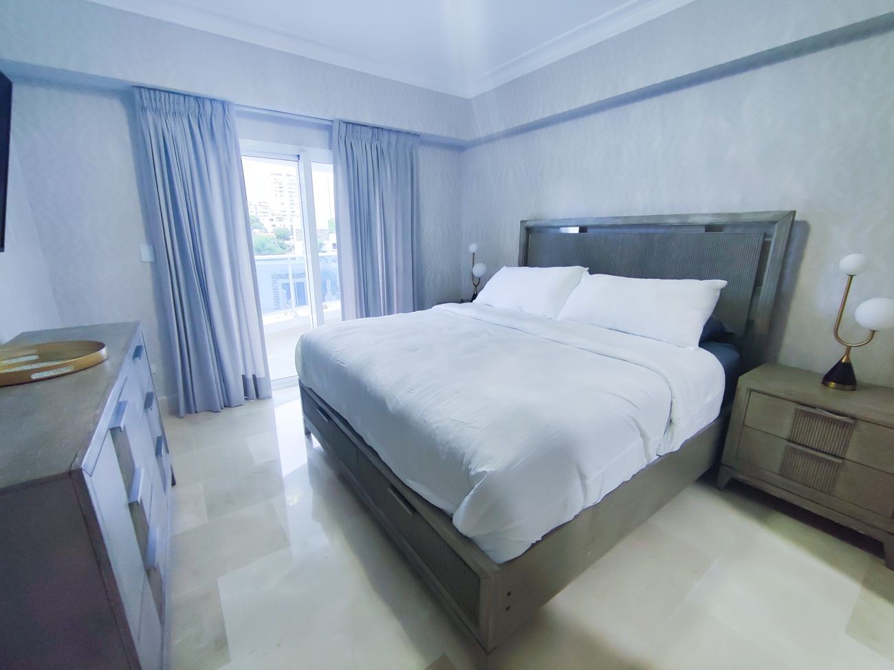 apartamentos - DISPONIBLE
Anacaona amueblado 3 habitaciones 3.5 banos 2 parqueos alquiler 5