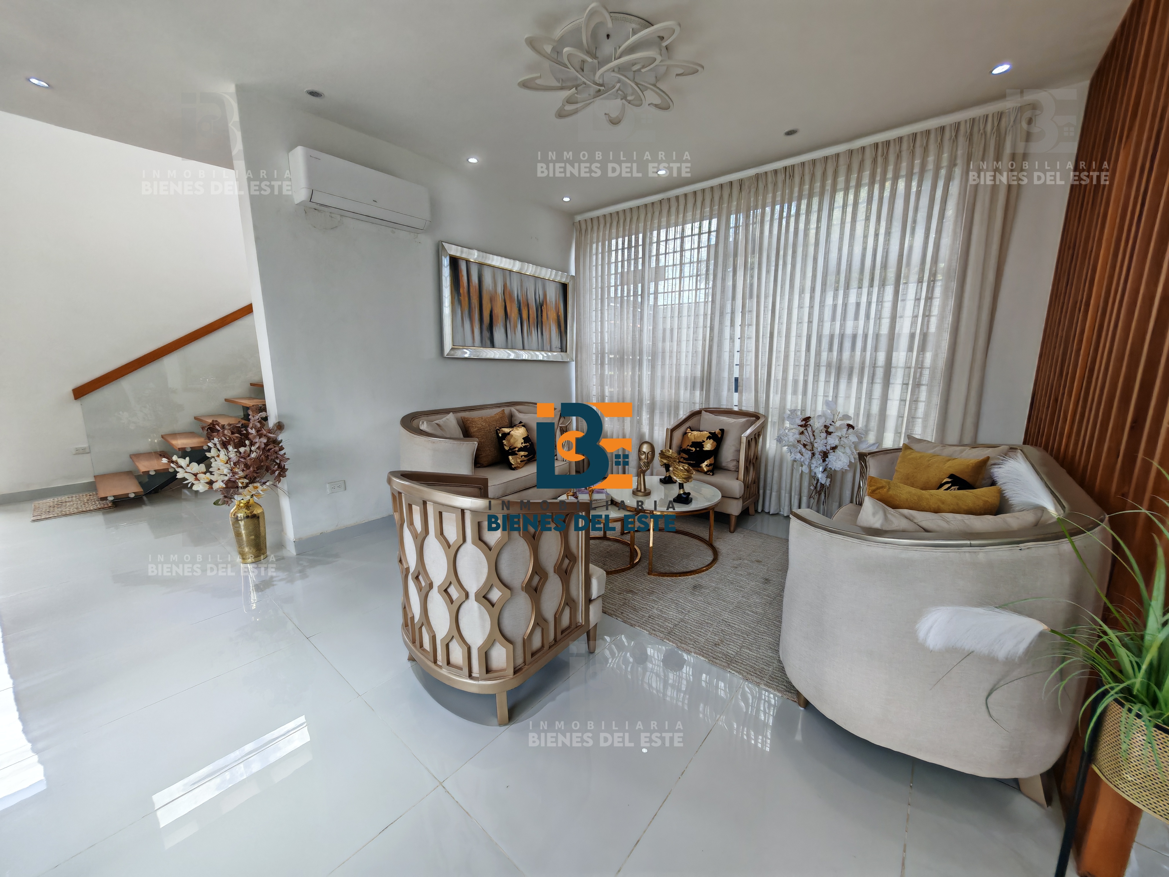 casas - Vendo moderna Casa con finos detalles, SPM. 4