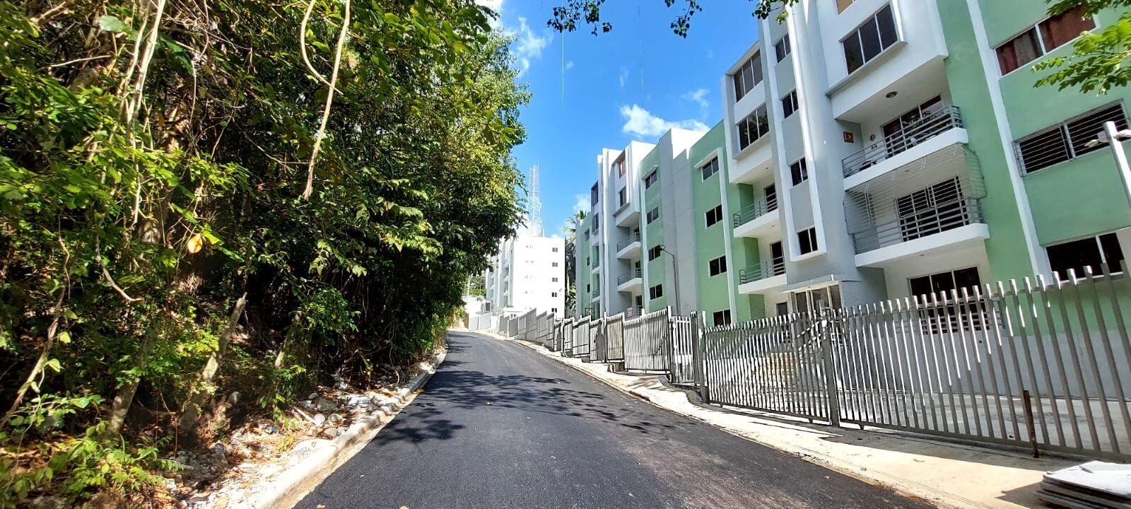apartamentos - En Venta Hermosos apartamentos de Tres habitaciones Arroyo Hondo . 1