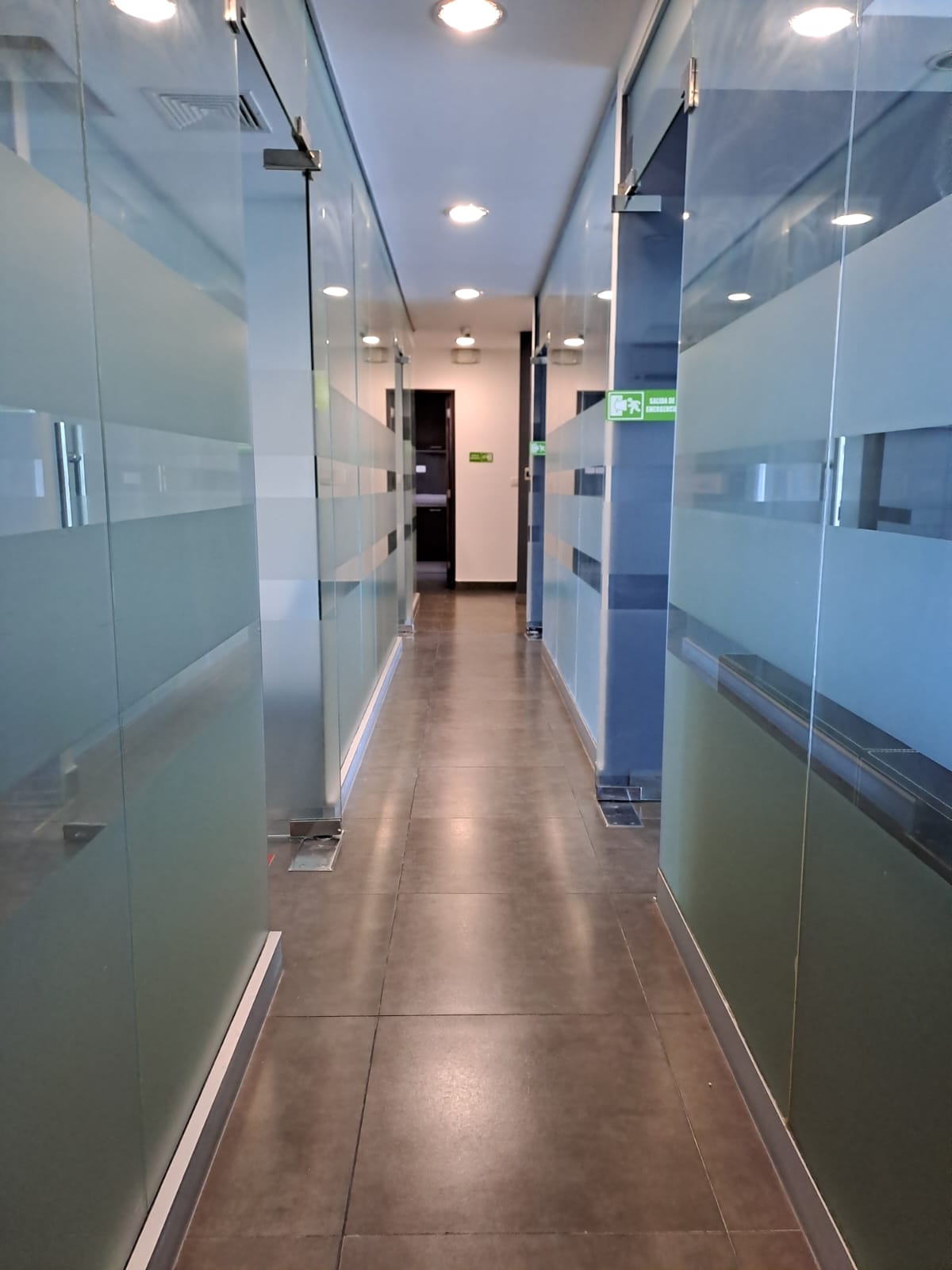 oficinas y locales comerciales - Alquilo oficina  edifcorporativo arroyo hondo viej 9