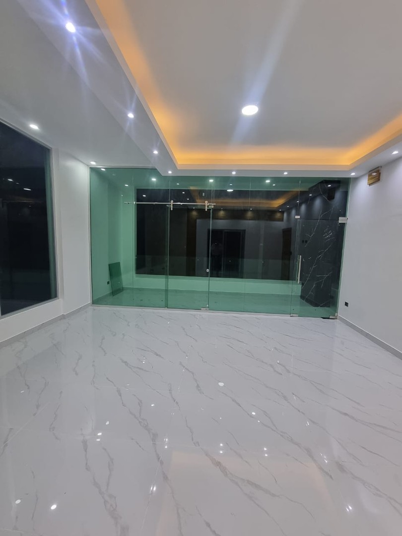 casas - Hermosa Residencia de 2 Niveles en La Vega  2