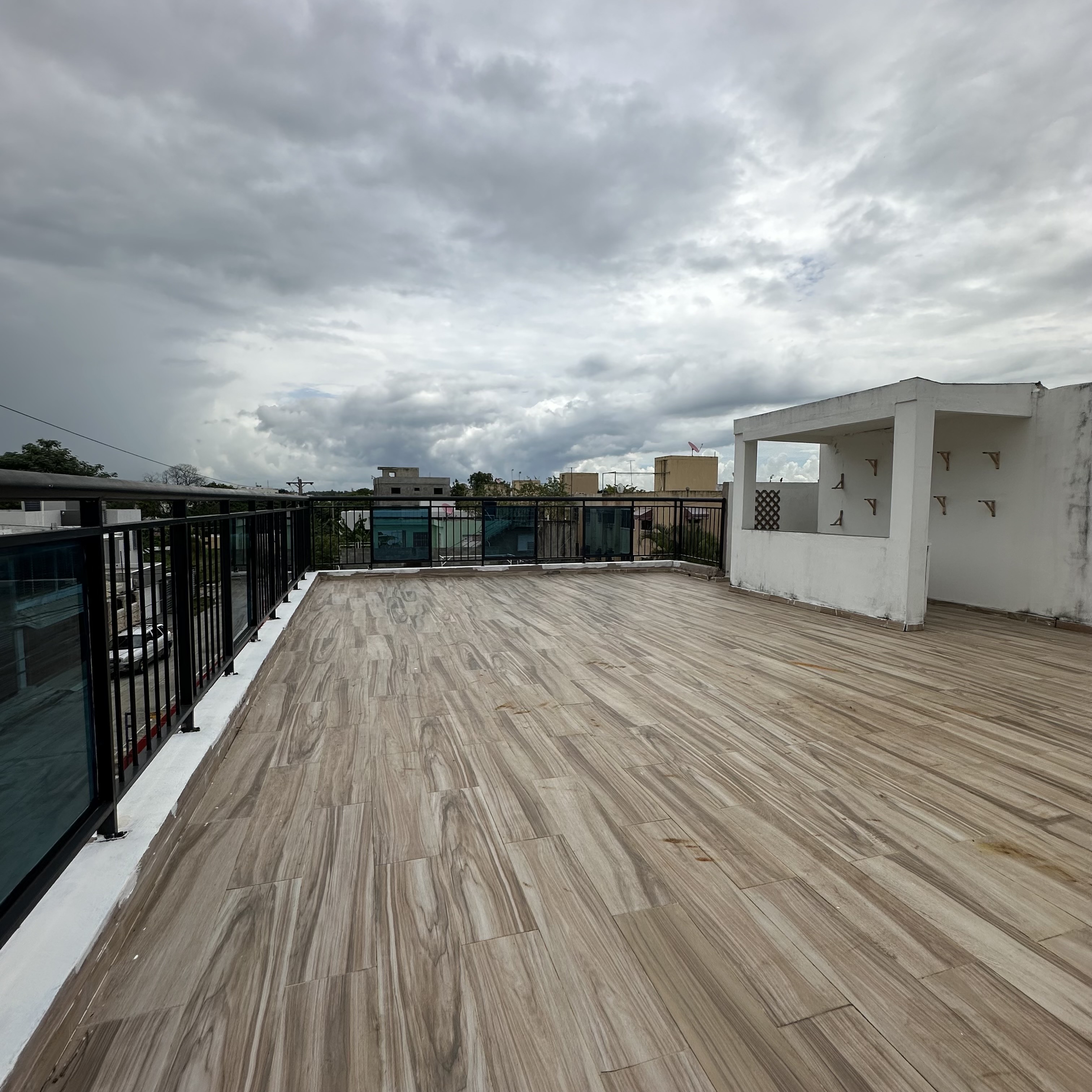 casas - Casa en alquiler de tres niveles! 🏡, Jacobo Majluta – Santo Domingo Norte.
 8