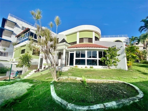 casas - Venta de casa  más de 1000mts en Don Honorio Distrito Nacional cerca de Carefour 5
