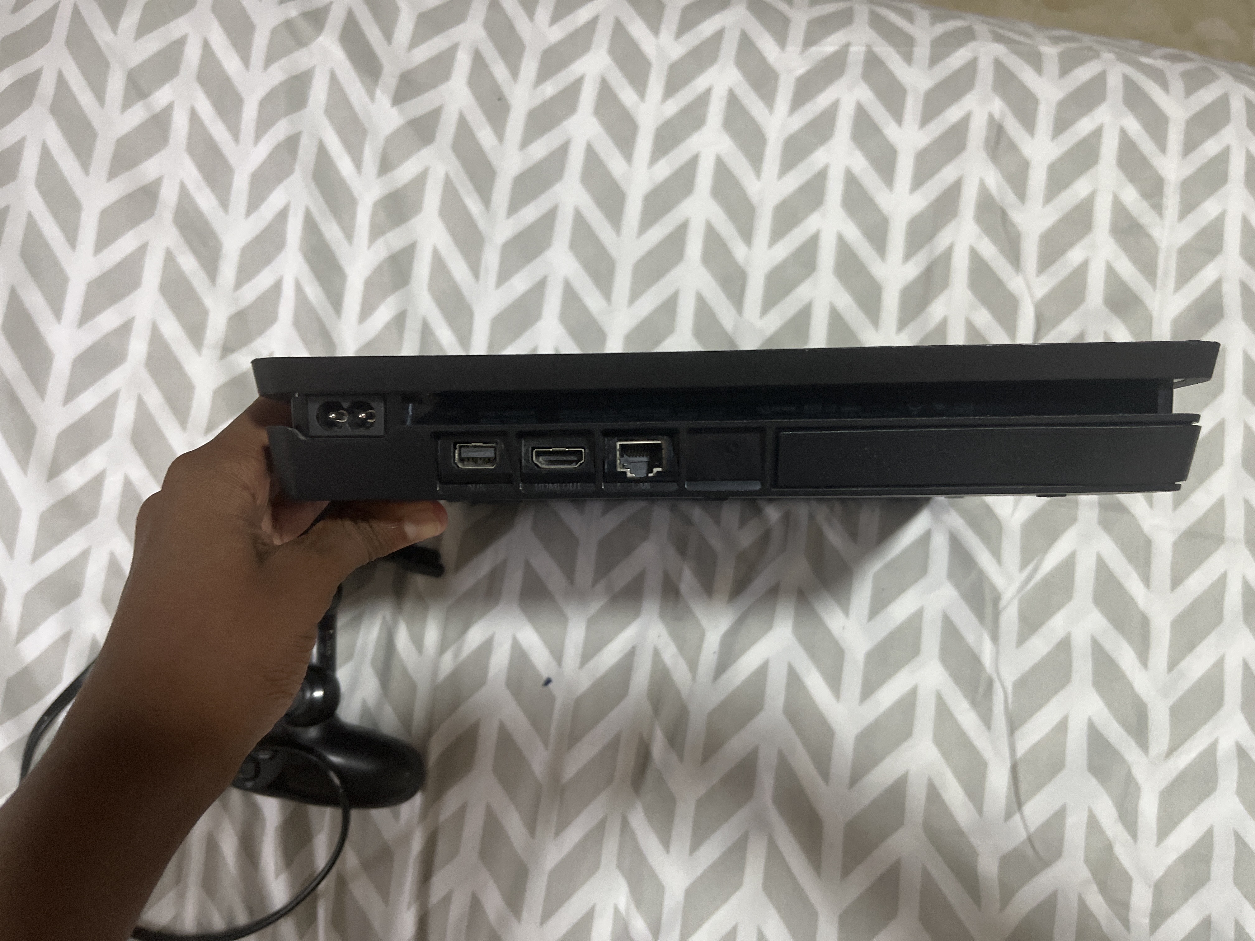 consolas y videojuegos - PS4 Slim usada, Control PS4 y fuente de alimentación  5