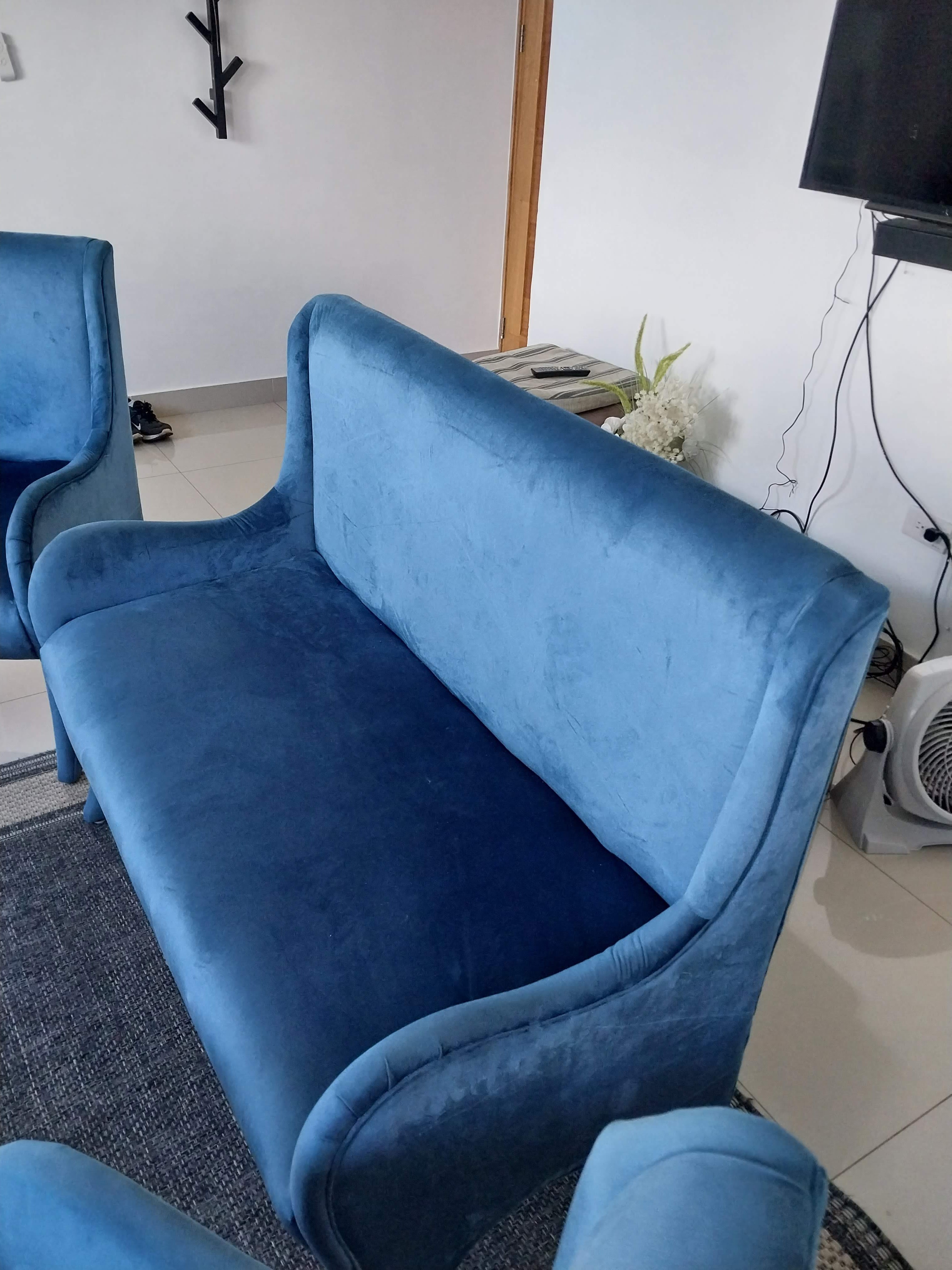 muebles y colchones - juego de sala en caoba criolla y microfibra 1