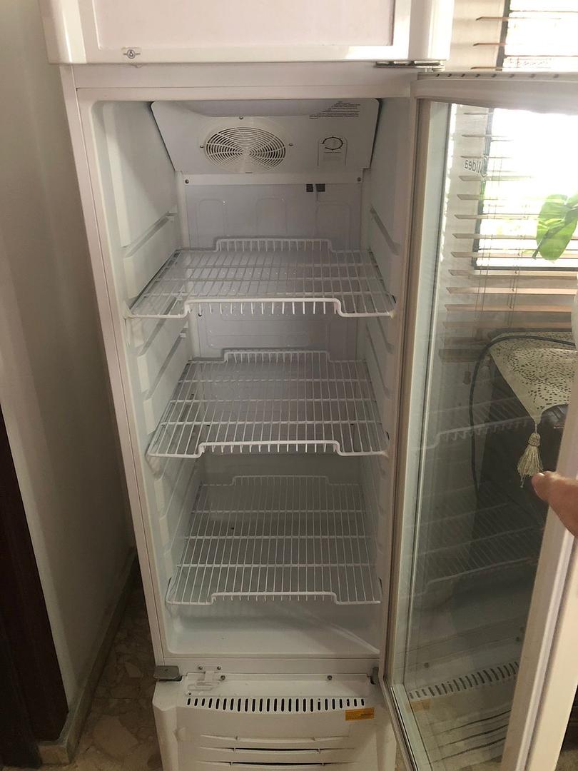 equipos profesionales - Nevera Exhibidora Midea + Adaptador gratis 1