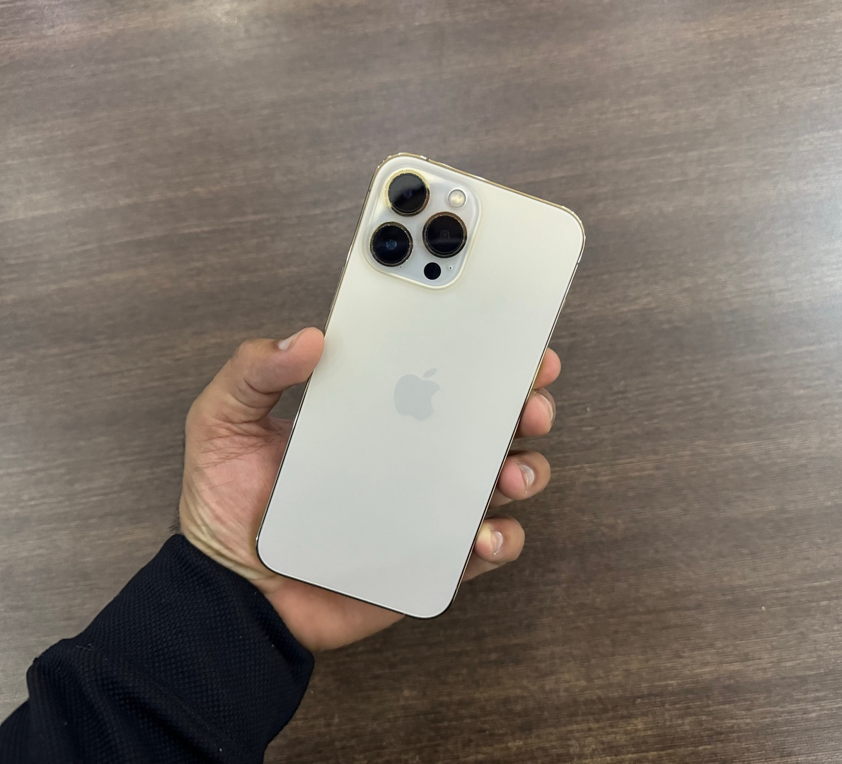 celulares y tabletas - iPhone 13 Pro Max 256GB Gold, Como Nuevo, Desbloqueado, RD$ 42,995 NEG