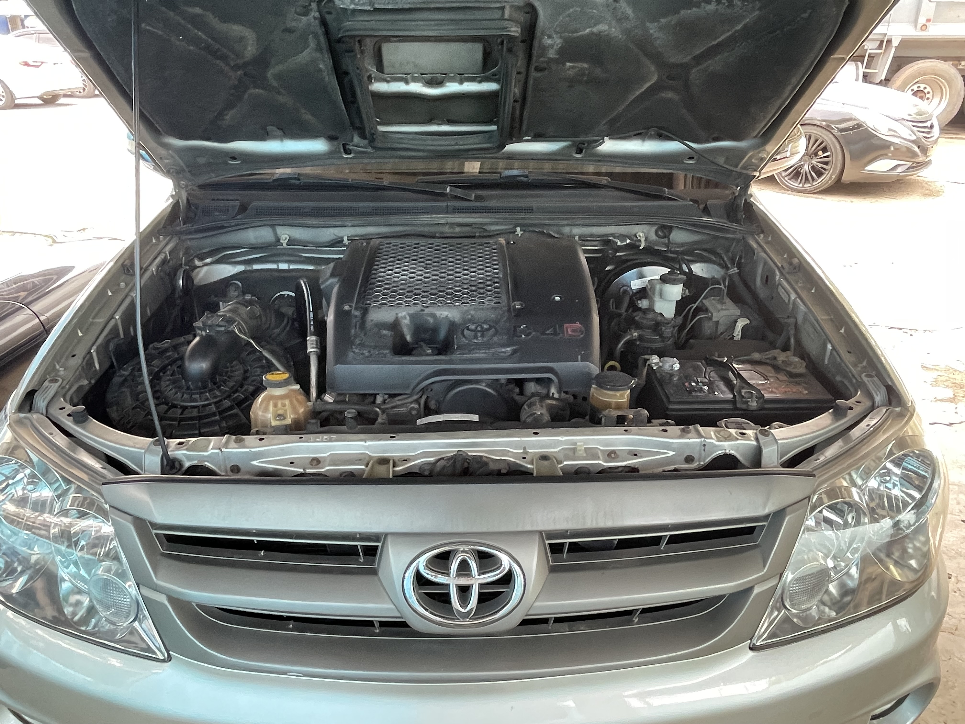 jeepetas y camionetas - toyota fortuner 2008 La mas nueva de ese modelo 2