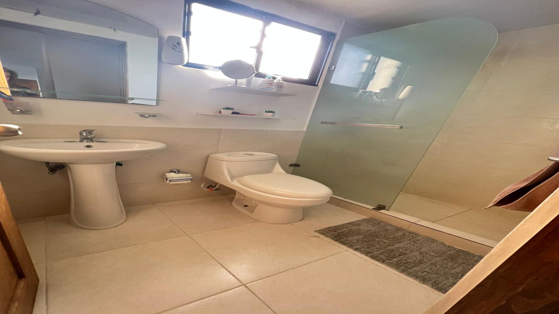 apartamentos - Apartamento con terraza frontal en venta en la Av. Ecológica 7