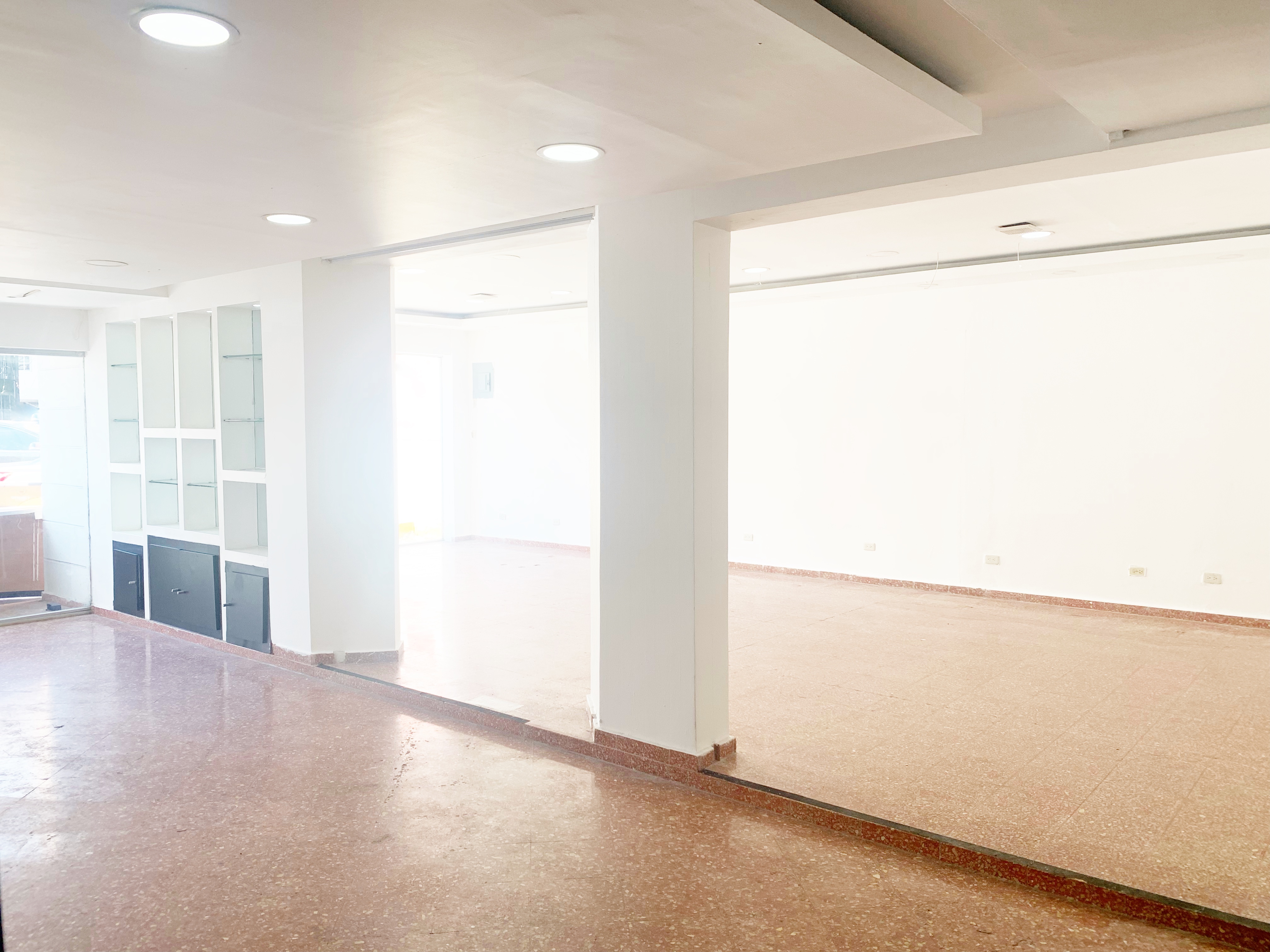 oficinas y locales comerciales - Local comercial en Bella vista  4