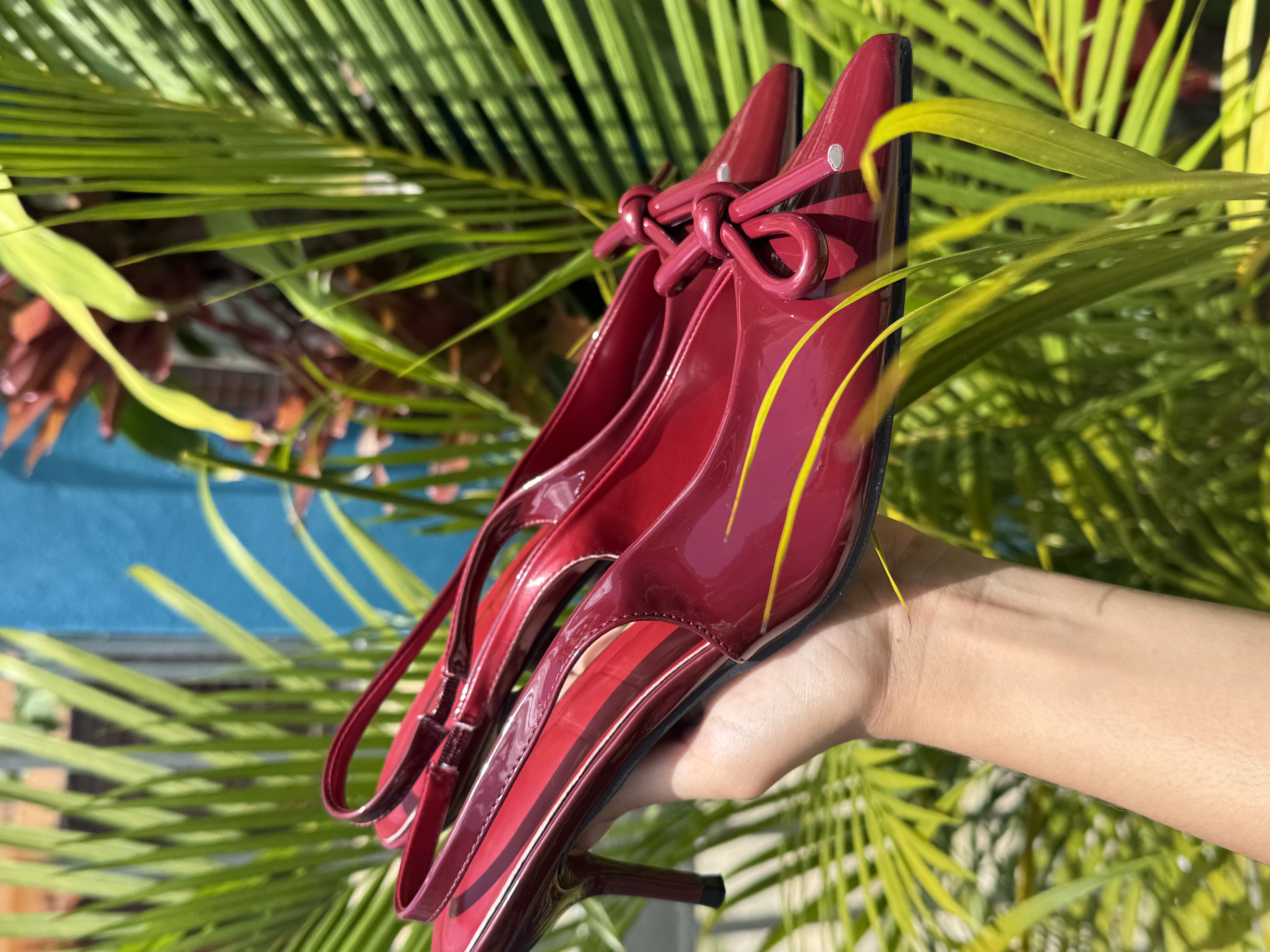 zapatos para mujer - Tacones de charol burdeos con lazo 2