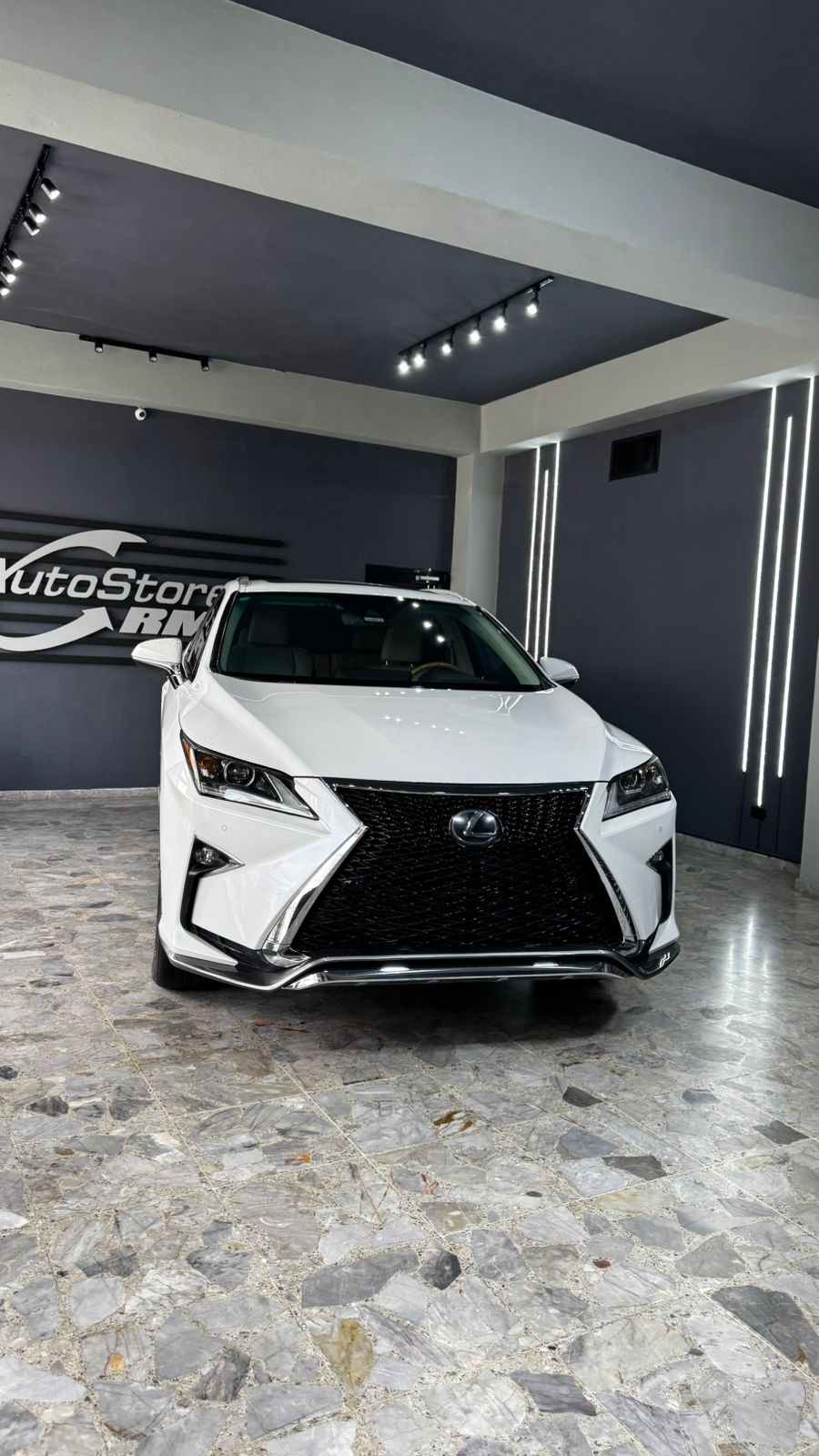 jeepetas y camionetas - Lexus RX350 2017 clean carfax 1