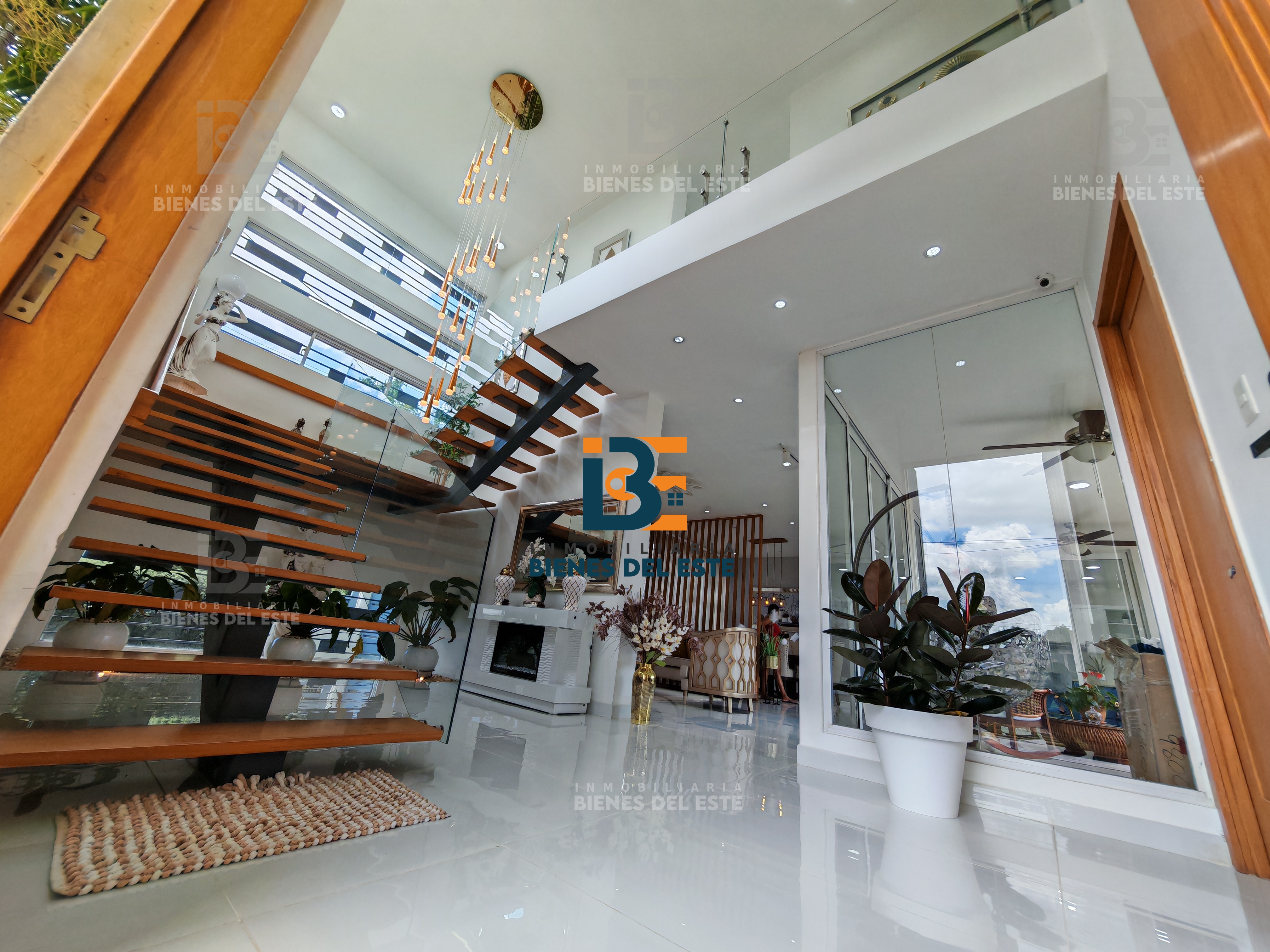 casas - Vendo moderna Casa con finos detalles, SPM. 5