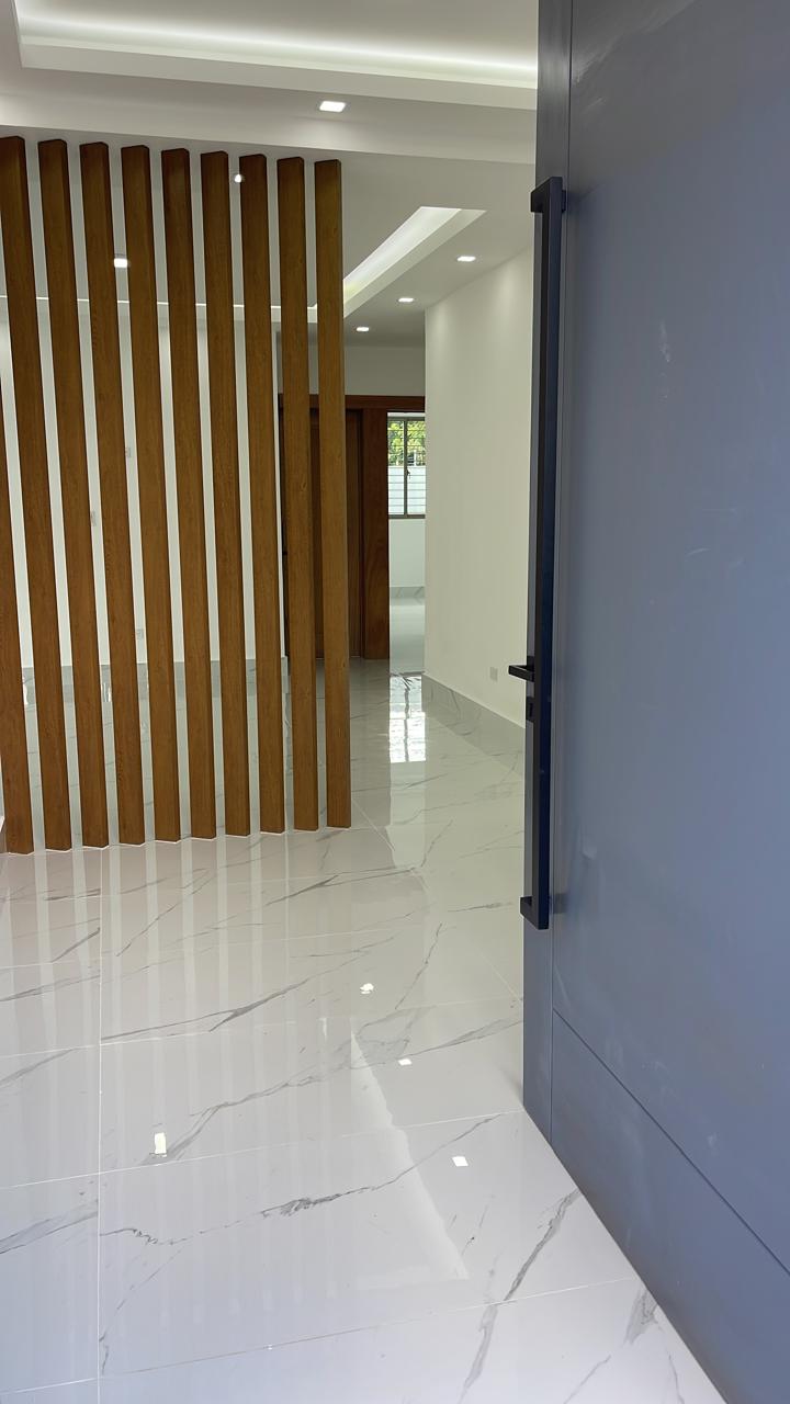 apartamentos - Casa en Proyecto Cerrado, Llanos de Gurabo 5