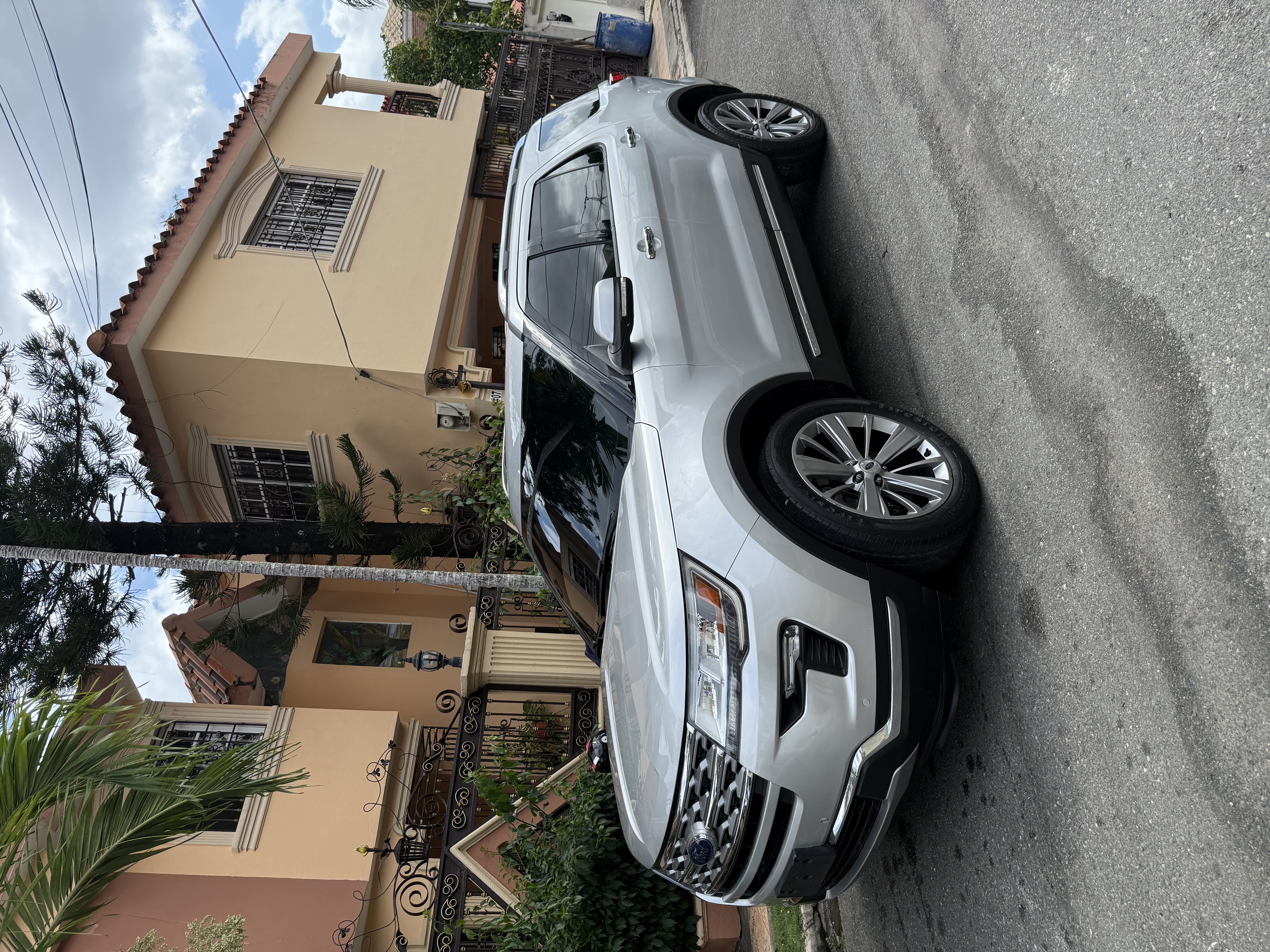 jeepetas y camionetas - Ford Explorer 2018, Limited, 4x4, Panorámica,  Clean Carfax, 3 filas de asientos 0