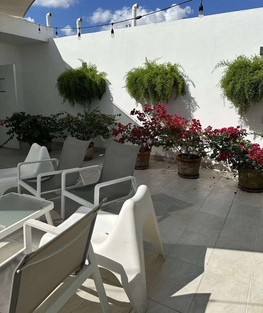 apartamentos - Apartamento en alquiler de 1 hab Evaristo Morales
$750usd. Amueblado $830usd.  8