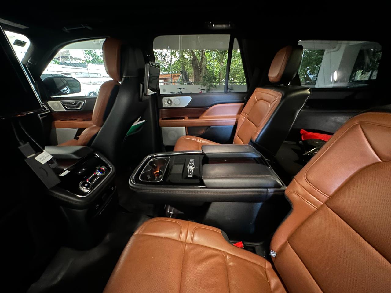 jeepetas y camionetas - Jeepeta Lincoln Navigator 1